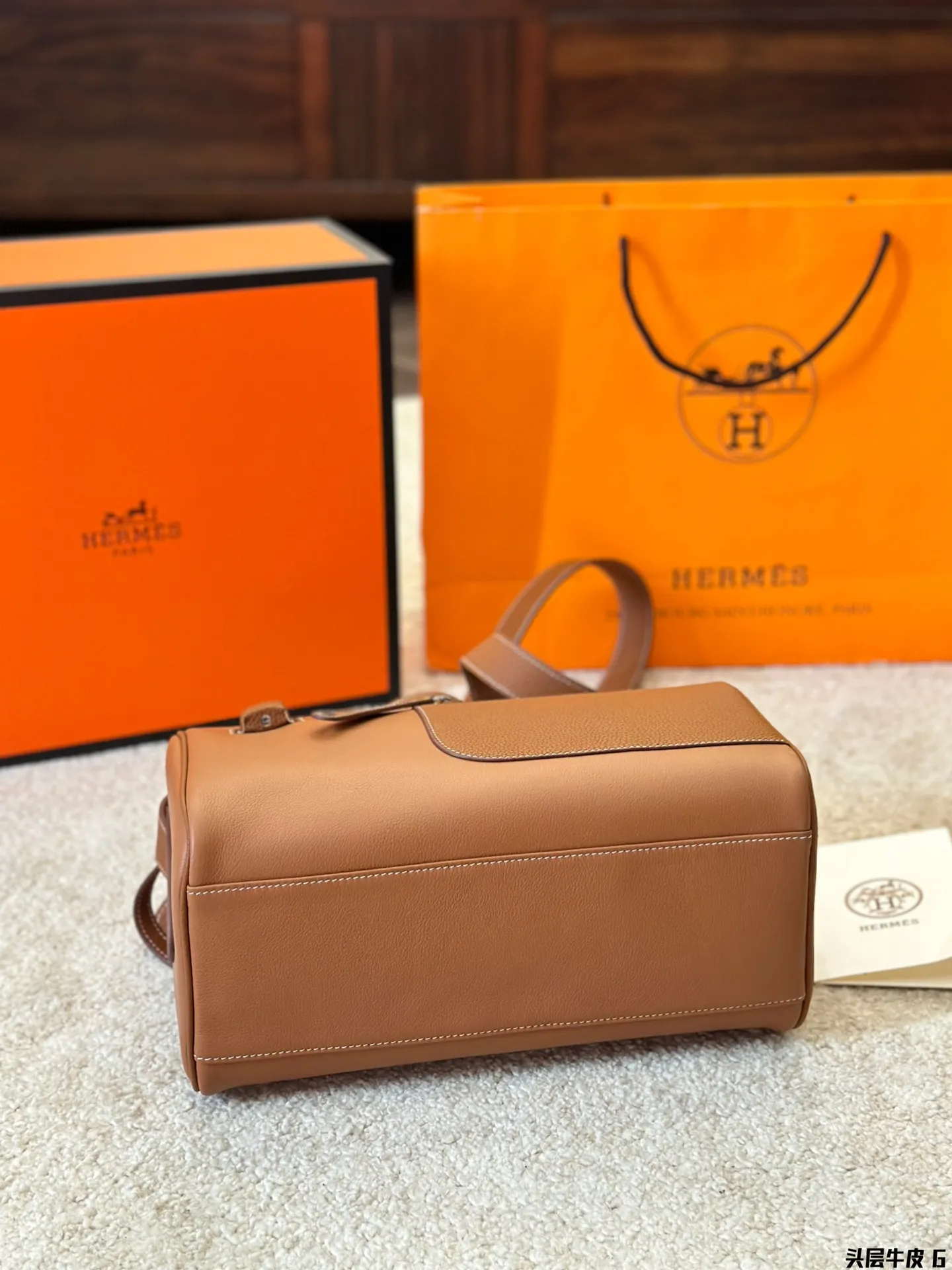 头层牛皮 p320 Nowveau Sac de Weekend肩背包 发财包 男士斜挎包、细节感满满 尺寸28 15cm