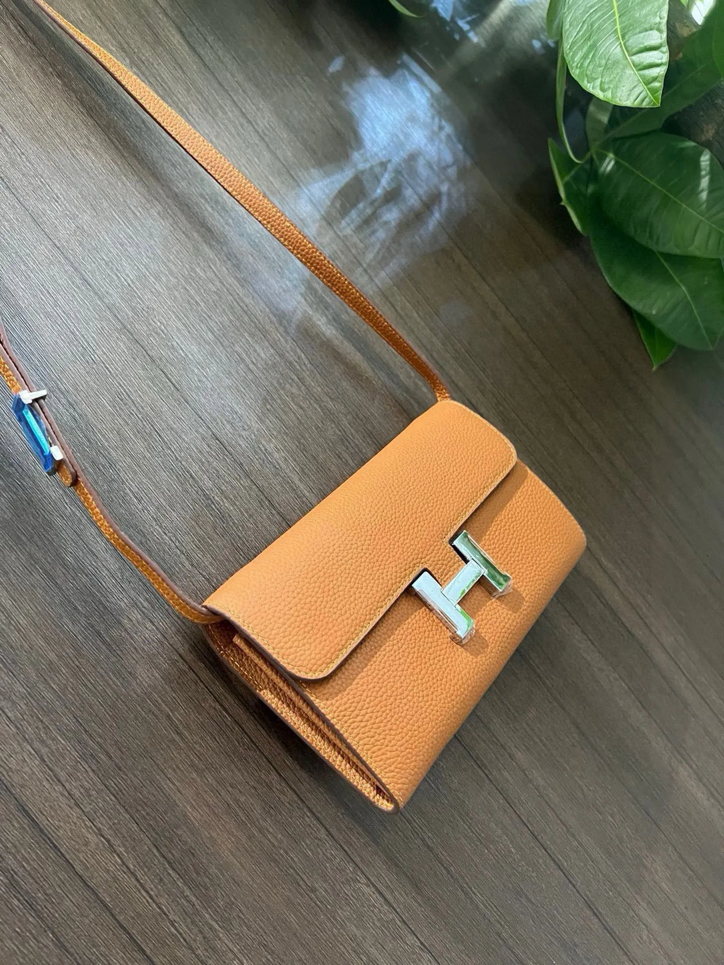 📢📢📢p155 519 礼盒🎁爱马仕最新款钱包斜挎包 💕里外全皮 原版五金 手感无敌👍哦 💕 斜挎 单肩 钱包多功能👍 p155