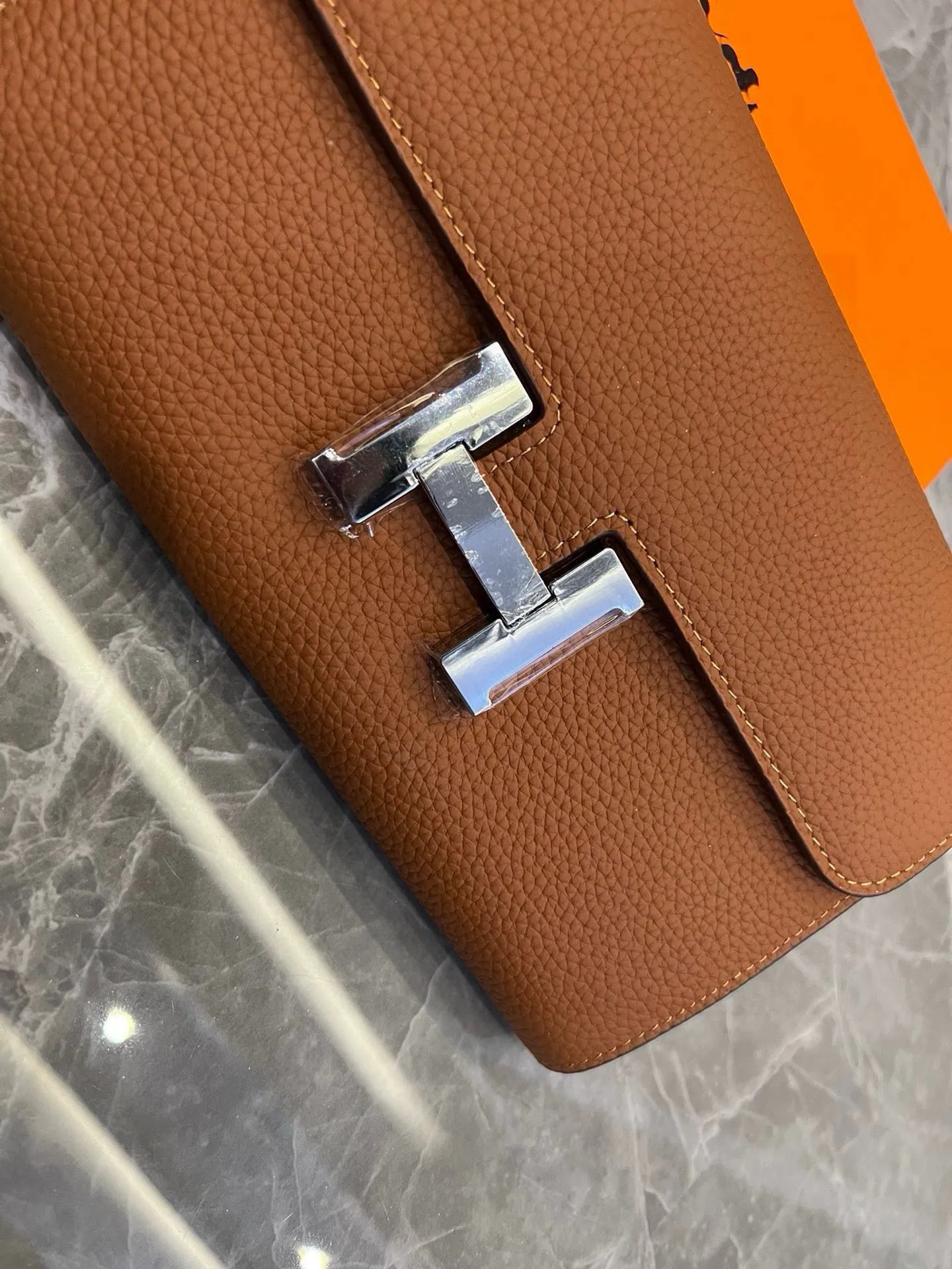 📢📢📢p155 519 礼盒🎁爱马仕最新款钱包斜挎包 💕里外全皮 原版五金 手感无敌👍哦 💕 斜挎 单肩 钱包多功能👍 p155