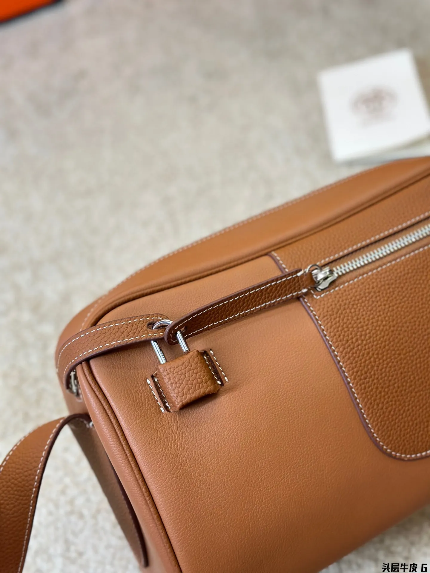 头层牛皮 p320 Nowveau Sac de Weekend肩背包 发财包 男士斜挎包、细节感满满 尺寸28 15cm