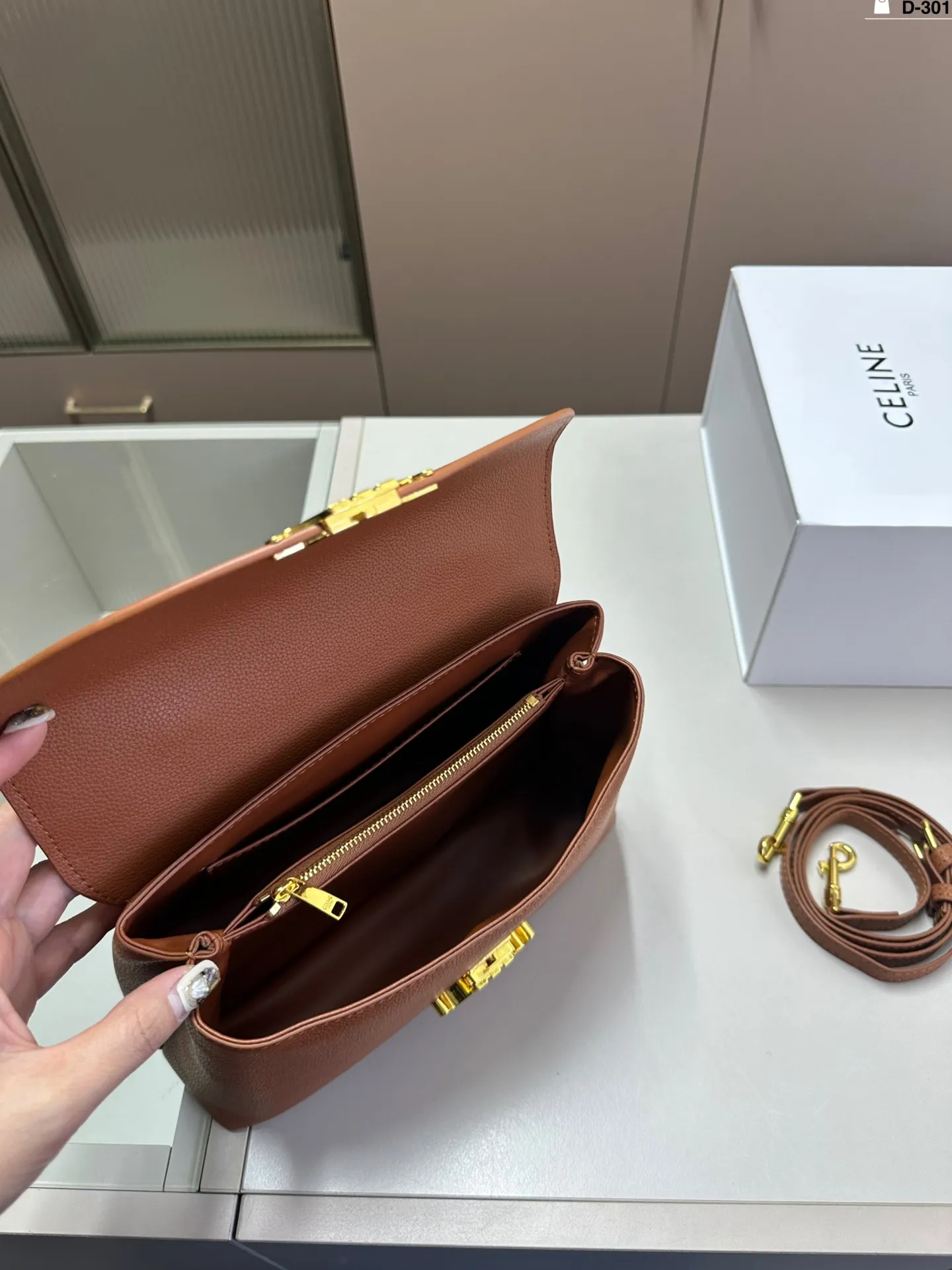 大💰p185 CELINE赛琳新款Teen Nino款手提邮差包❤️ 凯旋门新款手提包 氛围感满满 配有长肩带，🉑手提🉑斜挎 经典logo辨识度超级高～ 复古百搭，容量超可 满足日常‼️ D-301尺寸25&times;26折叠盒