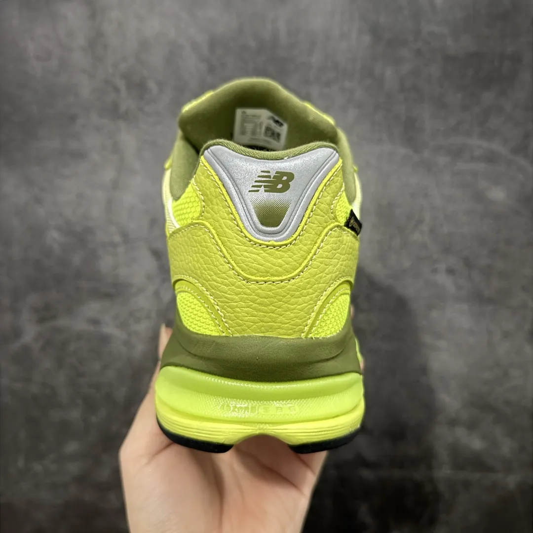 💰240 【纯原c版】New Balance M2010系列 新百伦 复古老爹风网布跑步休闲运动鞋 新百伦经典配色 沿袭了面世之初的经典科技 以ENCAP中底配以升级版 N-ERGY缓震物料 鞋面则采用特色的柔软麂皮搭以NewBalance经典的尼龙网布 低调中还原跑鞋本真 更年轻化的设计理念与材质 让新世代青年得以用全新视角体验经典鞋款的传奇魅力 货号:U2010RLC 尺码:36 37 37.5 38 38.5 39.5 40 40.5 41.5 42 42.5 43 44 45 编码：JP270290