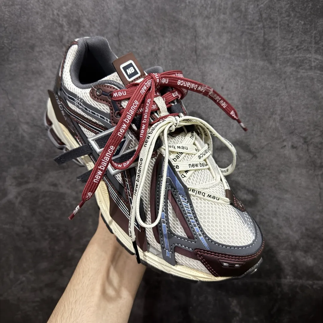 💰260 【纯原K版】新百伦New Balance M1906AR系列低帮复古老爹风休闲运动慢跑鞋 M1906AR 双绑带版本(另附一副原版鞋带) 全新大厂出品 市场第一梯队品质 绝对秒杀市场货 完美版型 正确组合大底 区别市场刷漆底版本 全套原楦原纸板原厂数据开发 进口三明治网面 原装进口皮料正确卡色 正确中底拉帮中底网布细节 原厂标裁 带紫光防伪 定制后跟透明水晶模块 冲裁组合 大底贴合程度胶水上色把控完美 整洁度挑战全网艺术家 多道序QC把关品质完善 匠心打造 耗时多月开发完成 工艺极其复杂难度可想而知 新开独立私模大底 正确六层组合大底 高端零售专供产物 Size:36 37 37.5 38 38.5 39 40 40.5 41 42 42.5 43 44 45 46 编码:X1B310320