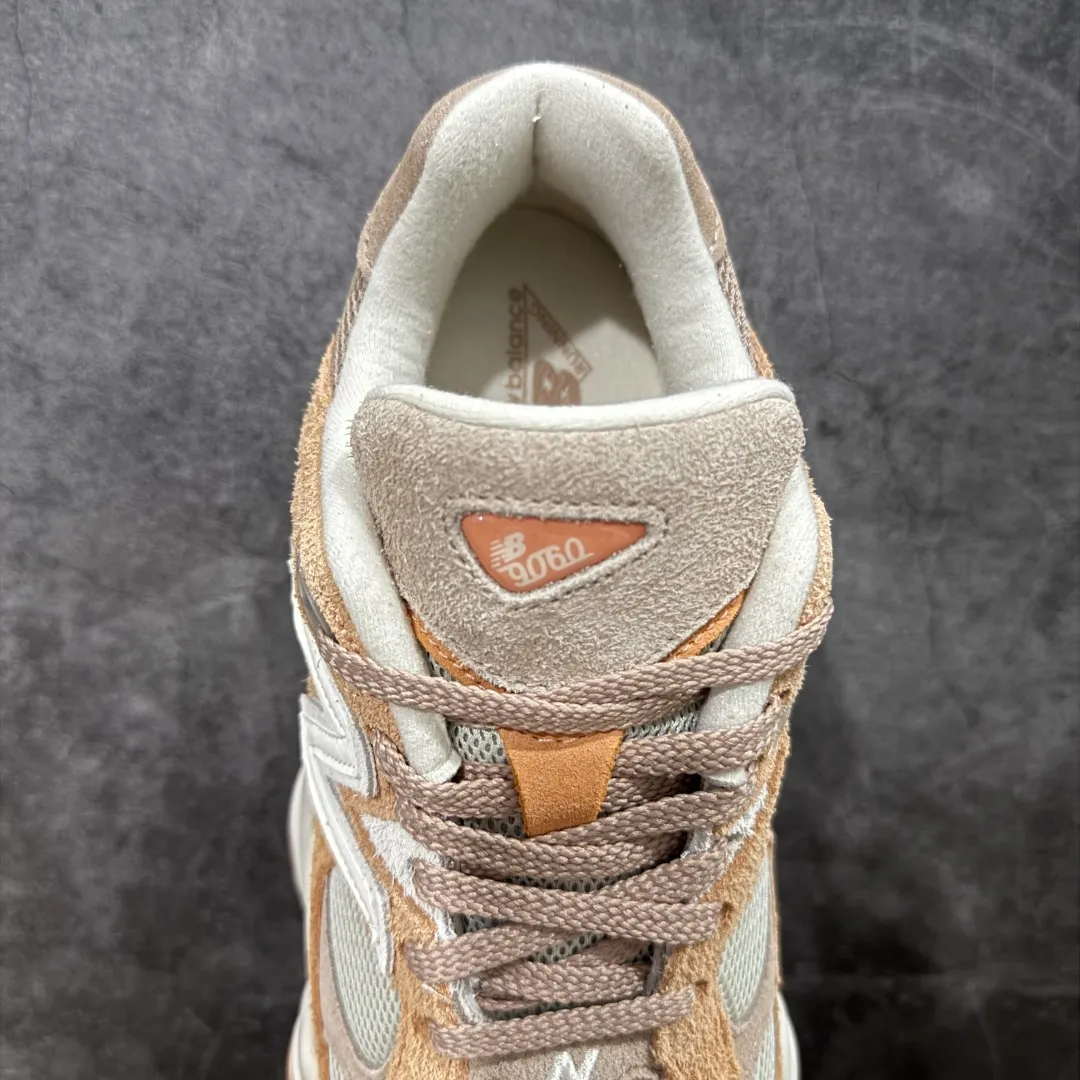 💰240【纯原版】 New Balance NB9060 联名款 复古休闲运动慢跑鞋 粉棕色U9060WCW 全套原楦原纸板原厂数据开发 进口三明治网面 原装进口翻毛皮料正确绒感卡色 正确中底拉帮中底网布细节 原厂标裁 带紫光防伪 定制后跟透明水晶模块 冲裁组合 大底贴合程度胶水上色把控完美 整洁度挑战全网艺术家 多道序QC把关品质完善 匠心打造 耗时两个月开发完成 工艺极其复杂难度可想而知 新开独立私模大底 全网唯一正确六层组合大底 高端零售专供产物 Size:36 37 37.5 38 38.5 39.5 40 40.5 41.5 42 42.5 43 44 45 46.5 编码:JPC290300