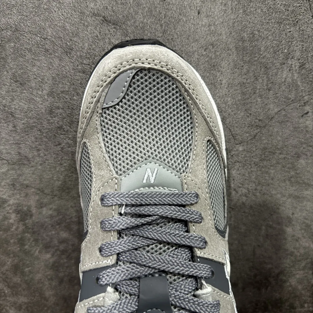 💰230 【BC纯原版】New Balance NB2002R系列 M2002RST 全新版本 东莞大厂出品 市场第一梯队品质 绝对秒杀市场货 完美版型 正确组合大底 价格一步到位‼️ 全套原楦原纸板原厂数据开发 进口三明治网面 原装进口皮料正确绒感卡色 正确中底拉帮中底网布细节 原厂标裁 带紫光防伪 定制后跟透明水晶模块 冲裁组合 大底贴合程度胶水上色把控完美 整洁度挑战全网艺术家 多道序QC把关品质完善 匠心打造 耗时多月开发完成 工艺极其复杂难度可想而知 新开独立私模大底 正确六层组合大底 高端零售专供产物 Size:36 37 37.5 38 38.5 39 40 40.5 41 42 42.5 43 44 45 46 47.5 编码:GQB270280