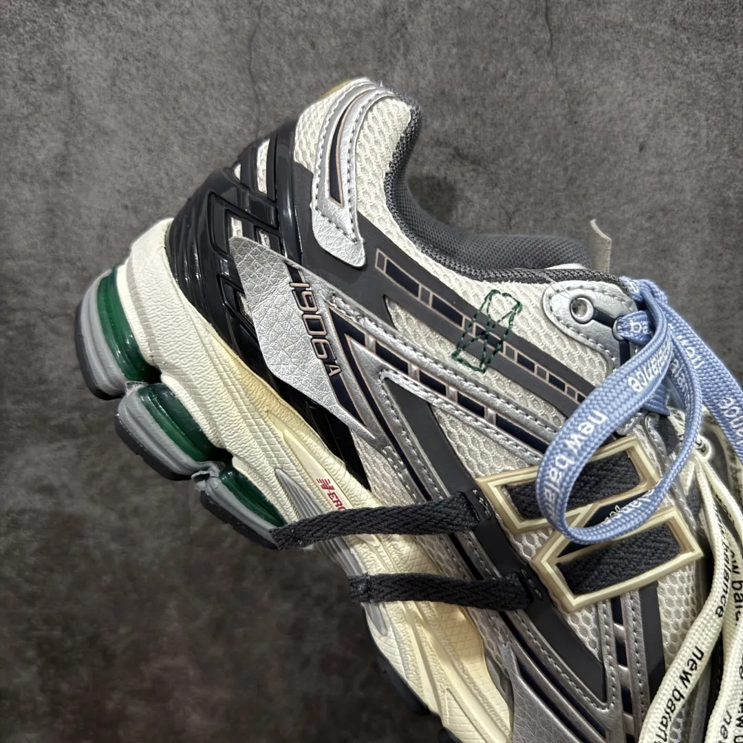 💰260 【纯原K版】新百伦New Balance M1906AR系列低帮复古老爹风休闲运动慢跑鞋 M1906AD 双绑带版本(另附一副原版鞋带) 全新大厂出品 市场第一梯队品质 绝对秒杀市场货 完美版型 正确组合大底 区别市场刷漆底版本 全套原楦原纸板原厂数据开发 进口三明治网面 原装进口皮料正确卡色 正确中底拉帮中底网布细节 原厂标裁 带紫光防伪 定制后跟透明水晶模块 冲裁组合 大底贴合程度胶水上色把控完美 整洁度挑战全网艺术家 多道序QC把关品质完善 匠心打造 耗时多月开发完成 工艺极其复杂难度可想而知 新开独立私模大底 正确六层组合大底 高端零售专供产物 Size:36 37 37.5 38 38.5 39 40 40.5 41 42 42.5 43 44 45 46 编码:X1B310320