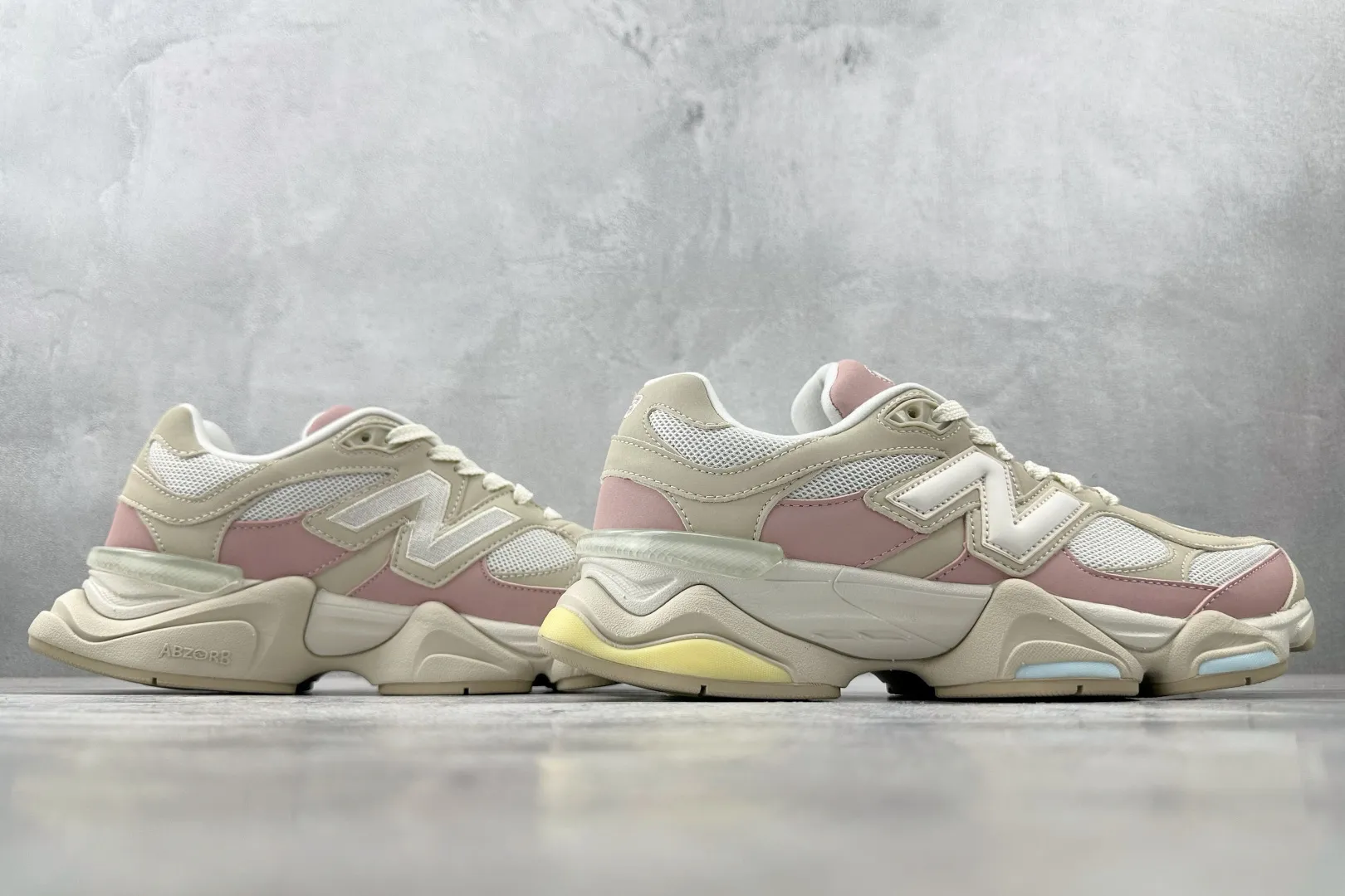 💰240 C版 纯原 大厂出品 新百伦9060 New Balance NB 9060 米粉 货号: U9060JDP 尺码:36 37 37.5 38 38.5 39.5 40 40.5 41.5 42 42.5 43 44 44.5 45 46 46.5 编码:33