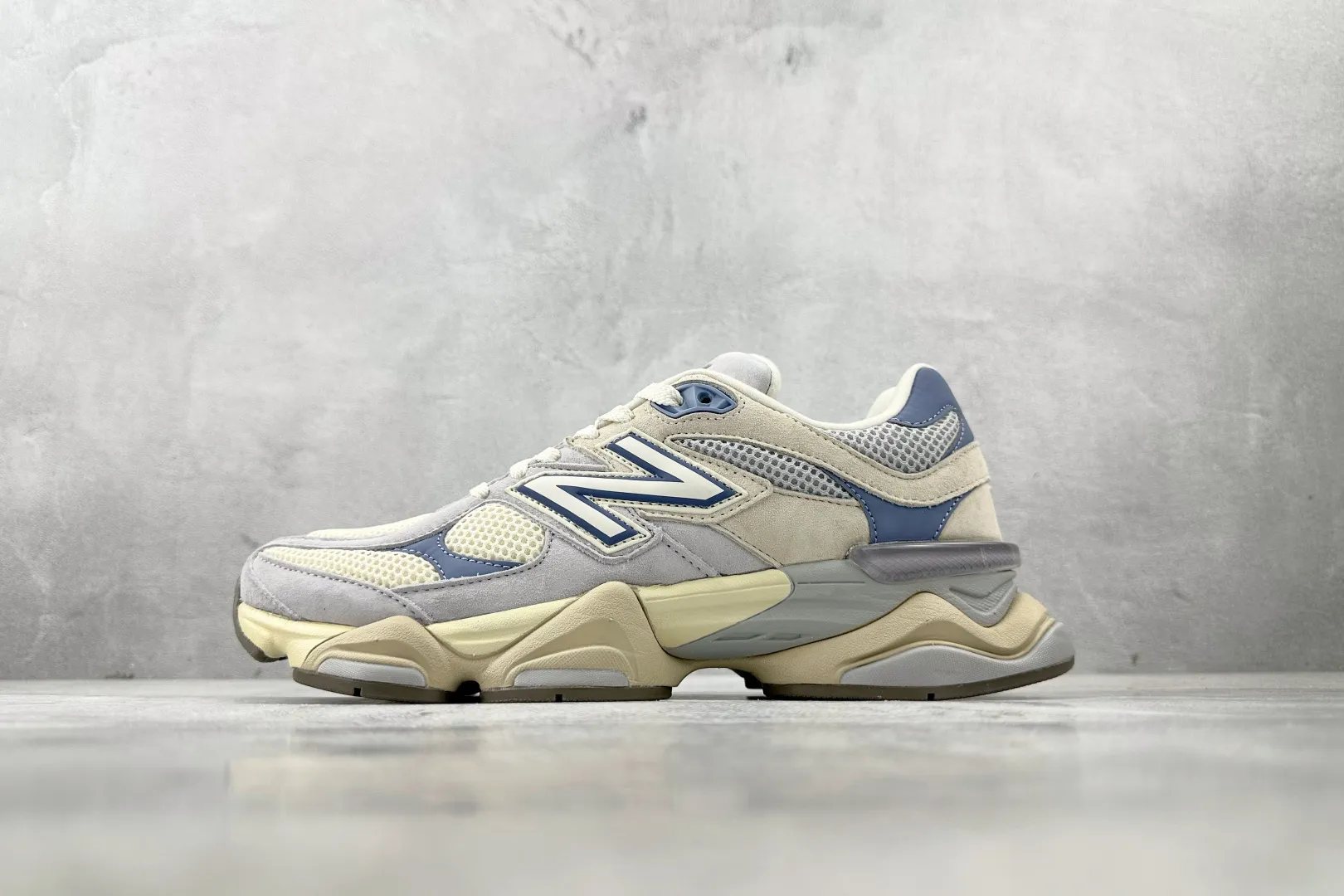 💰240 C版 纯原 大厂出品 新百伦9060 New Balance NB 9060 灰蓝色 货号: U9060EEL 尺码：36 37 37.5 38 38.5 39.5 40 40.5 41.5 42 42.5 43 44 44.5 45 46 46.5