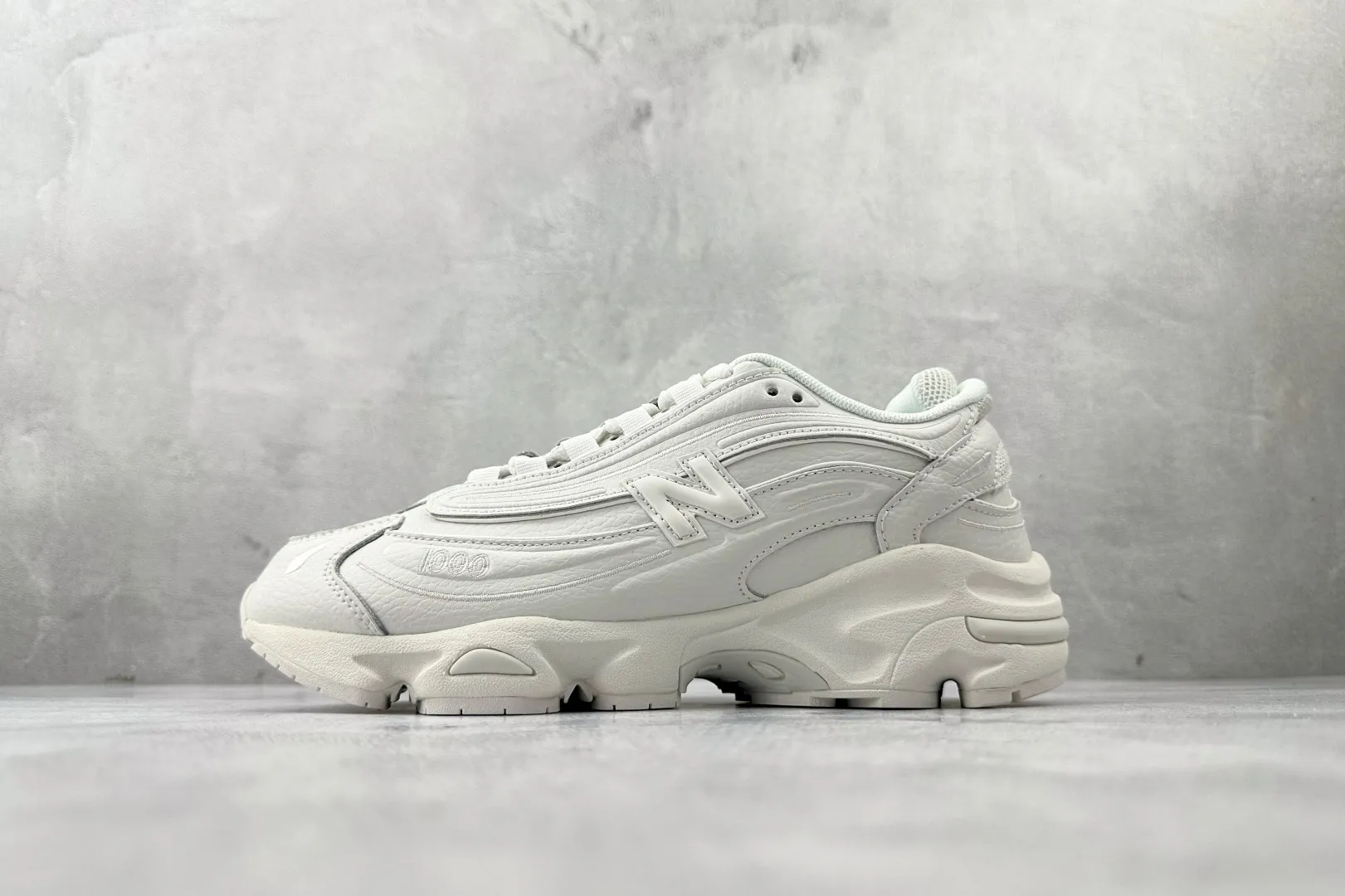 💰220 C版 大厂出品 New Balance NB 1000 Reflection Sea Salt 白色 货号:M1000BW 尺码:36 36.5 37.5 38 38.5 39 40 40.5 41 42 42.5 43 44 44.5 45 46 46.5 编码:33