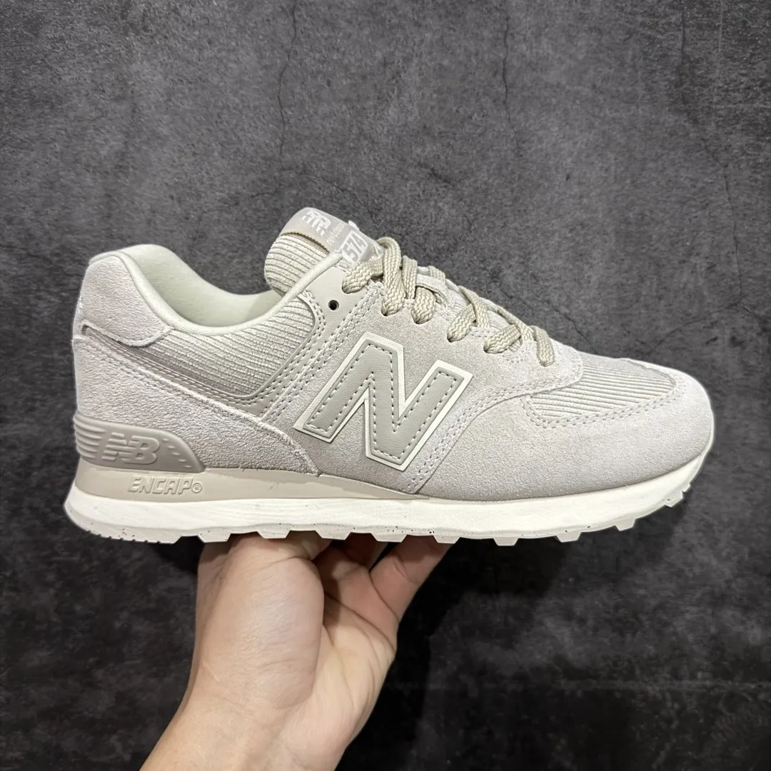 💰180 【DT纯原】NB新百伦New Balance ML574经典复古休闲运动慢跑鞋 货号：WL574CBG 长青之王&rdquo;荣耀回归 原档案开发开发纸版楦型 原装4层组合独立私模大底 目前市场最好的版本 对比原版无压力 尺码：36 37 37.5 38 38.5 39 40 40.5 41.5 42 42.5 43 44 44.5 45 编码：DT220240