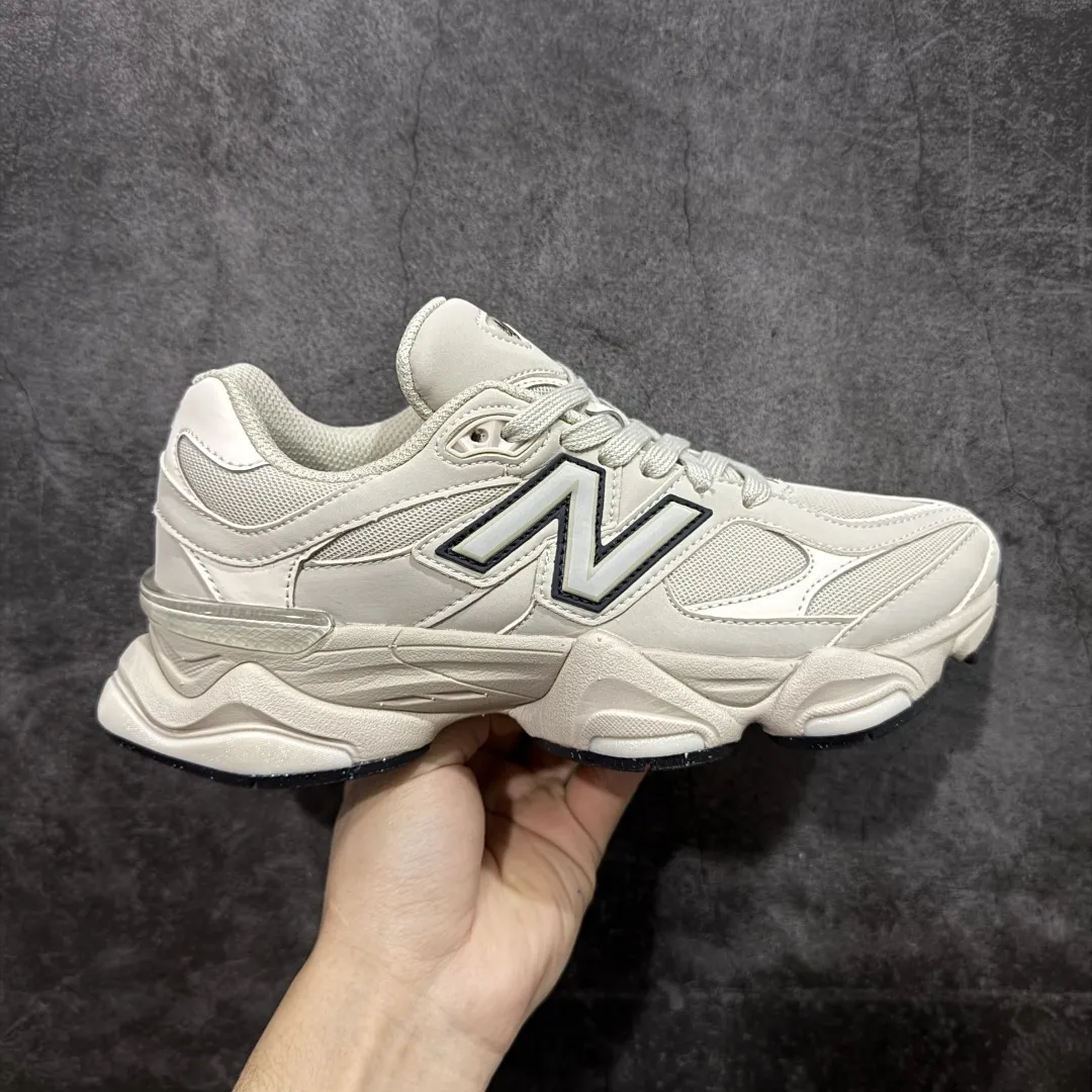 💰240【纯原版】 New Balance NB9060 联名款 复古休闲运动慢跑鞋 U906078T 全套原楦原纸板原厂数据开发 进口三明治网面 原装进口翻毛皮料正确绒感卡色 正确中底拉帮中底网布细节 原厂标裁 带紫光防伪 定制后跟透明水晶模块 冲裁组合 大底贴合程度胶水上色把控完美 整洁度挑战全网艺术家 多道序QC把关品质完善 匠心打造 耗时两个月开发完成 工艺极其复杂难度可想而知 新开独立私模大底 全网唯一正确六层组合大底 高端零售专供产物 Size:36 37 37.5 38 38.5 39.5 40 40.5 41.5 42 42.5 43 44 45 46.5 编码:JPC290300