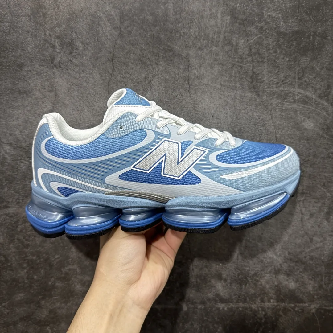 💰240 【纯原版】New Balance 新百伦 NB2000 网面休闲鞋 U2000PBB NB官方重磅新品 一款融合复古设计与现代科技的跑鞋,以其经典的造型和舒适脚感,成为2025年复古潮流爱好的推荐单品。 极具视觉冲击力的5根ABZORB单元,以及无缝鞋面的设计,加上3M反光材质的装饰,比之前推出的9060系列更夸张,更具未来感。 货号:U2000PBB 尺码 :36-46.5 编码:JPC280290