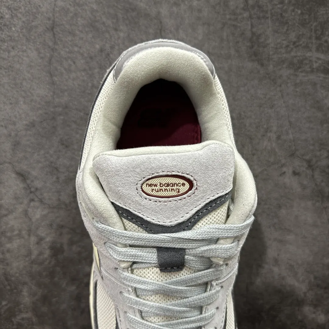 💰230【BC纯原版】New Balance NB2002R系列 M2002RLN 全新版本 东莞大厂出品 市场第一梯队品质 绝对秒杀市场货 完美版型 正确组合大底 价格一步到位‼️ 全套原楦原纸板原厂数据开发 进口三明治网面 原装进口皮料正确绒感卡色 正确中底拉帮中底网布细节 原厂标裁 带紫光防伪 定制后跟透明水晶模块 冲裁组合 大底贴合程度胶水上色把控完美 整洁度挑战全网艺术家 多道序QC把关品质完善 匠心打造 耗时多月开发完成 工艺极其复杂难度可想而知 新开独立私模大底 正确六层组合大底 高端零售专供产物 Size：36 37 37.5 38 38.5 39 40 40.5 41 42 42.5 43 44 45 46 47.5 编码：GQB270280