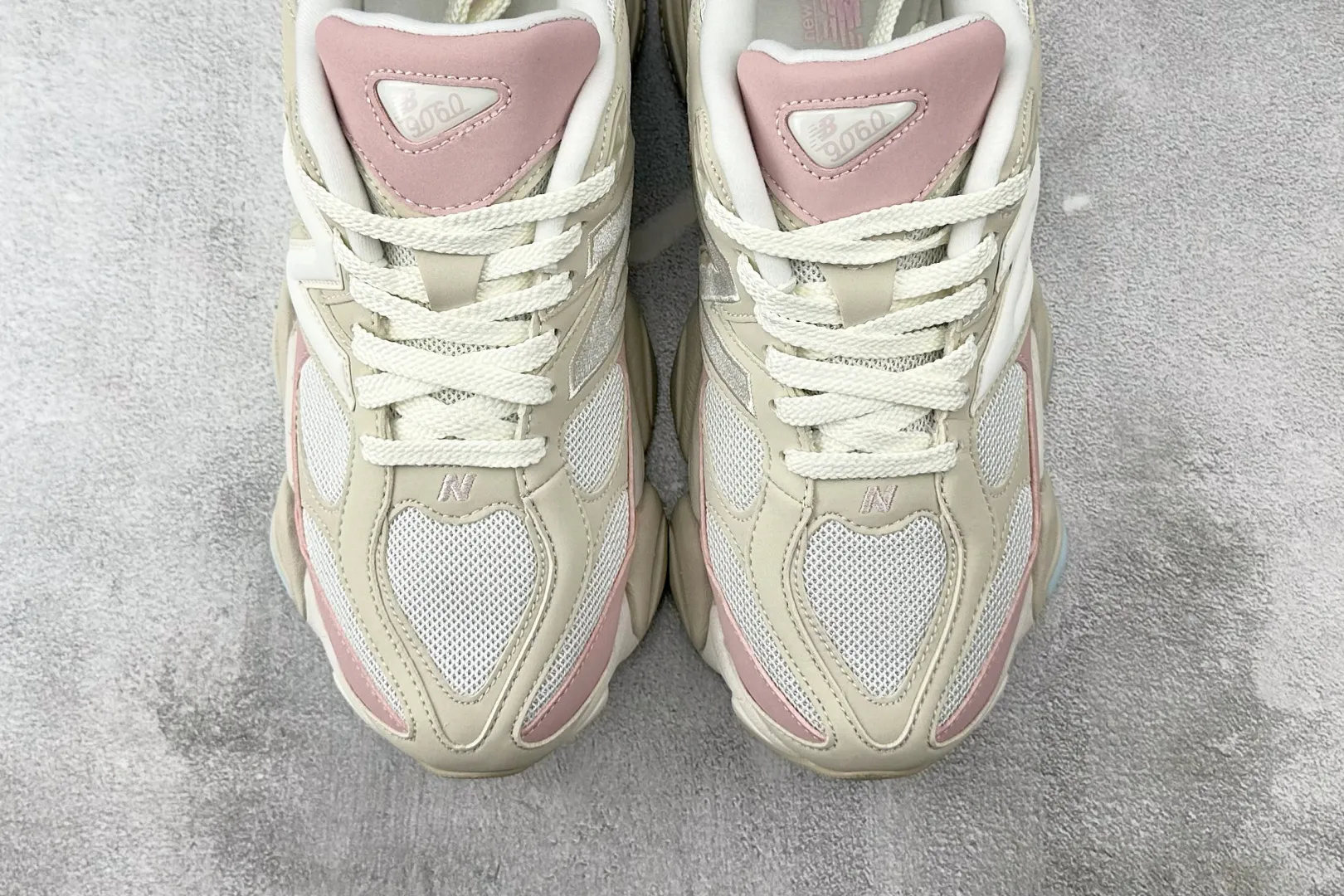 💰240 C版 纯原 大厂出品 新百伦9060 New Balance NB 9060 米粉 货号: U9060JDP 尺码:36 37 37.5 38 38.5 39.5 40 40.5 41.5 42 42.5 43 44 44.5 45 46 46.5 编码:33