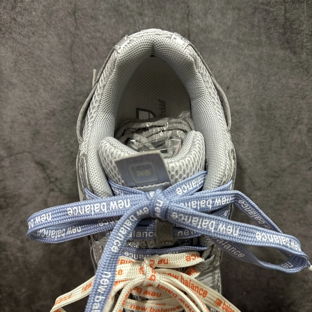 💰260 【纯原K版】新百伦New Balance M1906AR系列低帮复古老爹风休闲运动慢跑鞋 M1906AG 双绑带版本(另附一副原版鞋带) 全新大厂出品 市场第一梯队品质 绝对秒杀市场货 完美版型 正确组合大底 区别市场刷漆底版本 全套原楦原纸板原厂数据开发 进口三明治网面 原装进口皮料正确卡色 正确中底拉帮中底网布细节 原厂标裁 带紫光防伪 定制后跟透明水晶模块 冲裁组合 大底贴合程度胶水上色把控完美 整洁度挑战全网艺术家 多道序QC把关品质完善 匠心打造 耗时多月开发完成 工艺极其复杂难度可想而知 新开独立私模大底 正确六层组合大底 高端零售专供产物 Size:36 37 37.5 38 38.5 39 40 40.5 41 42 42.5 43 44 45 46 编码:X1B310320