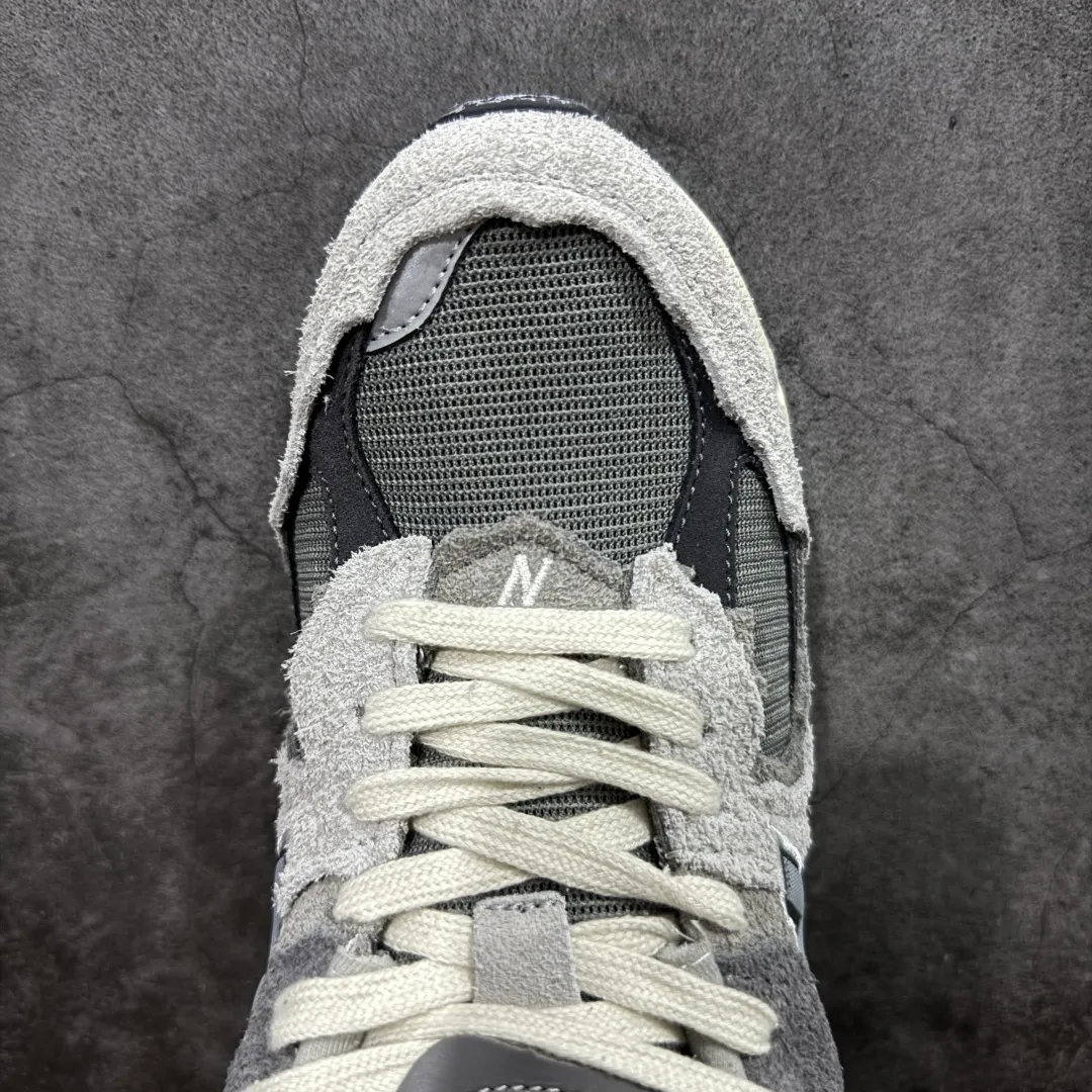 💰230 【BC纯原版】New Balance NB2002R系列 M2002RDA 全新版本 东莞大厂出品 市场第一梯队品质 绝对秒杀市场货 完美版型 正确组合大底 价格一步到位‼️ 全套原楦原纸板原厂数据开发 进口三明治网面 原装进口皮料正确绒感卡色 正确中底拉帮中底网布细节 原厂标裁 带紫光防伪 定制后跟透明水晶模块 冲裁组合 大底贴合程度胶水上色把控完美 整洁度挑战全网艺术家 多道序QC把关品质完善 匠心打造 耗时多月开发完成 工艺极其复杂难度可想而知 新开独立私模大底 正确六层组合大底 高端零售专供产物 Size:36 37 37.5 38 38.5 39 40 40.5 41 42 42.5 43 44 45 46 47.5 编码:GQB270280