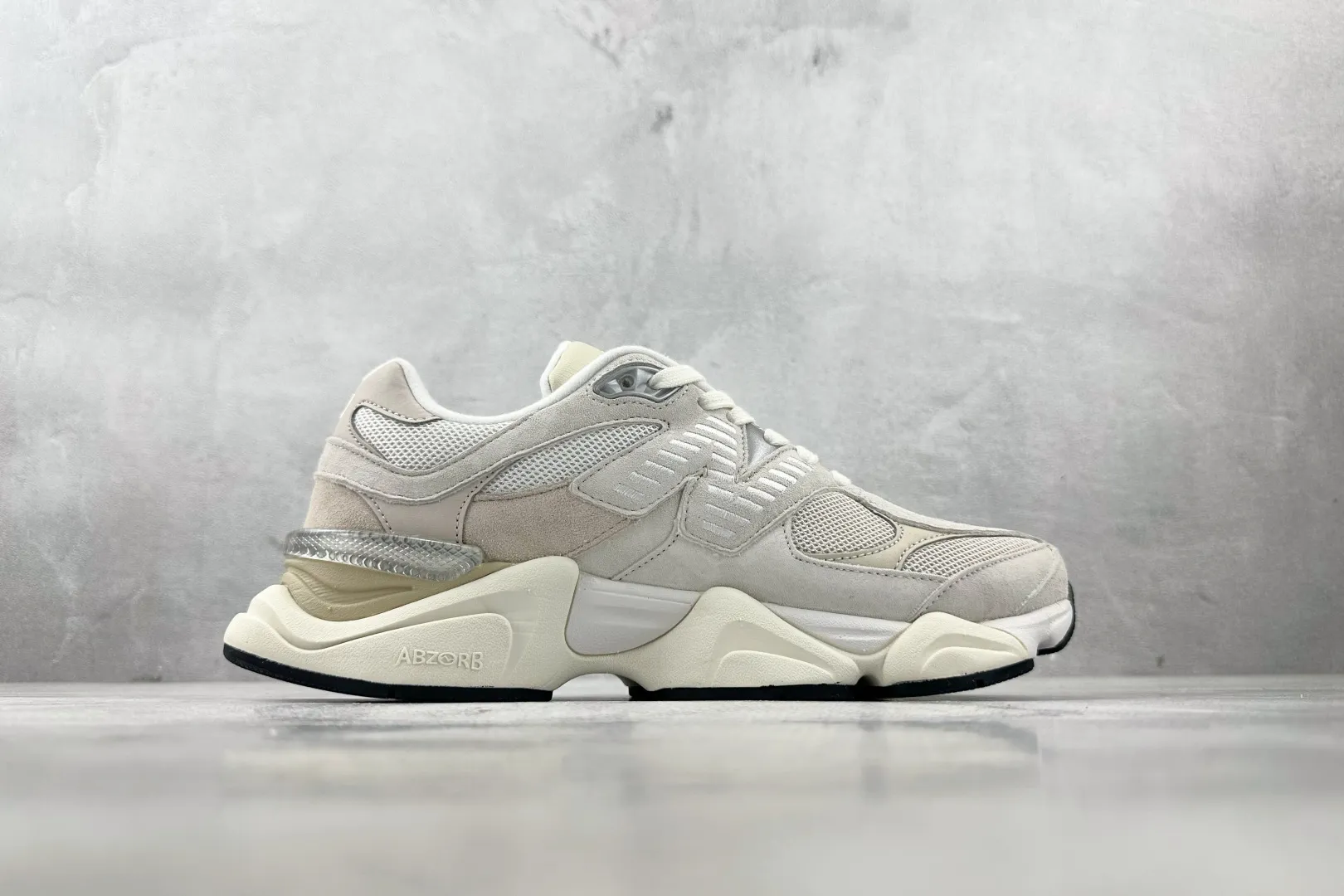 💰240 C版 纯原 大厂出品 新百伦9060 New Balance NB 9060 米色 货号: U9060WHT 尺码:36 37 37.5 38 38.5 39.5 40 40.5 41.5 42 42.5 43 44 44.5 45 46 46.5