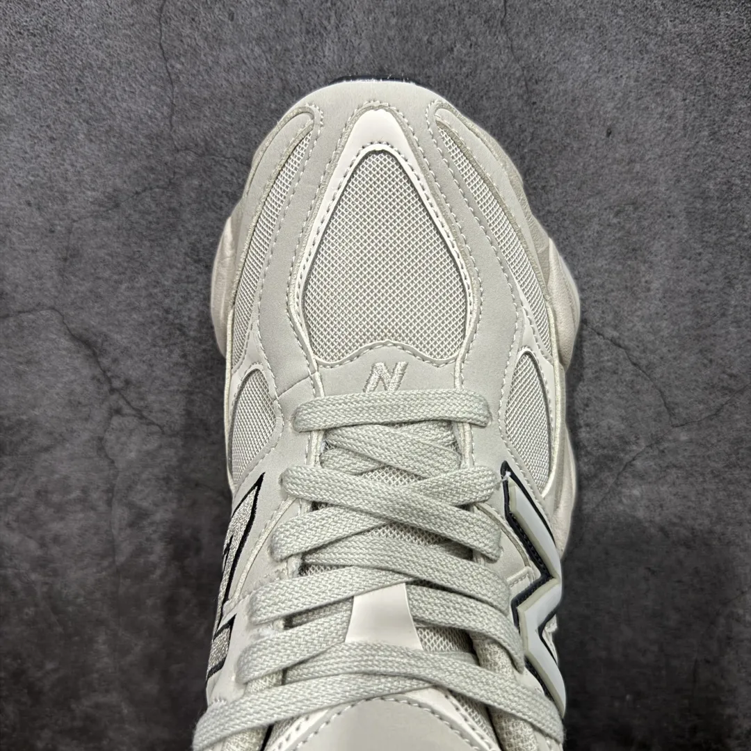 💰240【纯原版】 New Balance NB9060 联名款 复古休闲运动慢跑鞋 U906078T 全套原楦原纸板原厂数据开发 进口三明治网面 原装进口翻毛皮料正确绒感卡色 正确中底拉帮中底网布细节 原厂标裁 带紫光防伪 定制后跟透明水晶模块 冲裁组合 大底贴合程度胶水上色把控完美 整洁度挑战全网艺术家 多道序QC把关品质完善 匠心打造 耗时两个月开发完成 工艺极其复杂难度可想而知 新开独立私模大底 全网唯一正确六层组合大底 高端零售专供产物 Size:36 37 37.5 38 38.5 39.5 40 40.5 41.5 42 42.5 43 44 45 46.5 编码:JPC290300