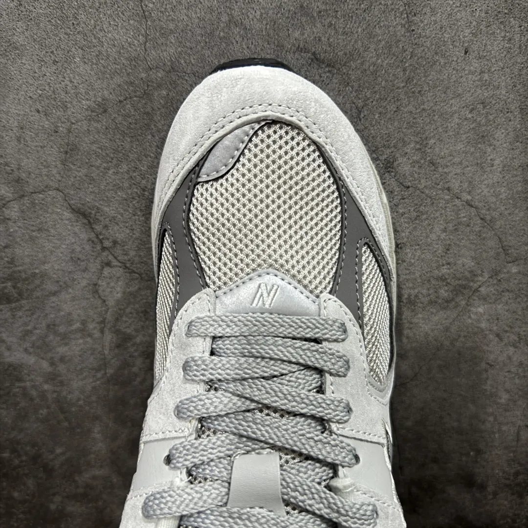 💰230 【BC纯原版】New Balance NB2002R系列 ML2002RO 全新版本 东莞大厂出品 市场第一梯队品质 绝对秒杀市场货 完美版型 正确组合大底 价格一步到位‼️ 全套原楦原纸板原厂数据开发 进口三明治网面 原装进口皮料正确绒感卡色 正确中底拉帮中底网布细节 原厂标裁 带紫光防伪 定制后跟透明水晶模块 冲裁组合 大底贴合程度胶水上色把控完美 整洁度挑战全网艺术家 多道序QC把关品质完善 匠心打造 耗时多月开发完成 工艺极其复杂难度可想而知 新开独立私模大底 正确六层组合大底 高端零售专供产物 Size:36 37 37.5 38 38.5 39 40 40.5 41 42 42.5 43 44 45 46 47.5 编码:GQB270280