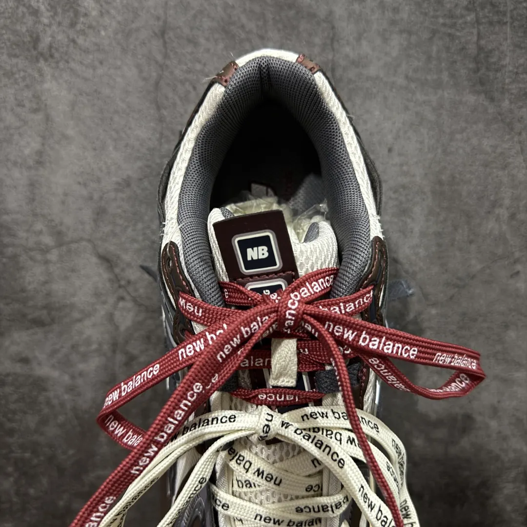 💰260 【纯原K版】新百伦New Balance M1906AR系列低帮复古老爹风休闲运动慢跑鞋 M1906AR 双绑带版本(另附一副原版鞋带) 全新大厂出品 市场第一梯队品质 绝对秒杀市场货 完美版型 正确组合大底 区别市场刷漆底版本 全套原楦原纸板原厂数据开发 进口三明治网面 原装进口皮料正确卡色 正确中底拉帮中底网布细节 原厂标裁 带紫光防伪 定制后跟透明水晶模块 冲裁组合 大底贴合程度胶水上色把控完美 整洁度挑战全网艺术家 多道序QC把关品质完善 匠心打造 耗时多月开发完成 工艺极其复杂难度可想而知 新开独立私模大底 正确六层组合大底 高端零售专供产物 Size:36 37 37.5 38 38.5 39 40 40.5 41 42 42.5 43 44 45 46 编码:X1B310320