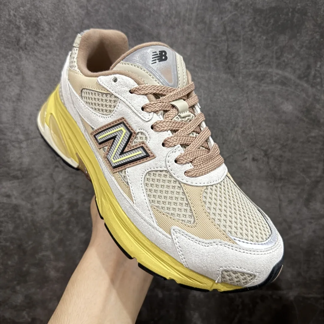 💰240【纯原c版】New Balance M2010系列 新百伦 复古老爹风网布跑步休闲运动鞋 新百伦经典配色 沿袭了面世之初的经典科技 以ENCAP中底配以升级版 N-ERGY缓震物料 鞋面则采用特色的柔软麂皮搭以NewBalance经典的尼龙网布 低调中还原跑鞋本真 更年轻化的设计理念与材质 让新世代青年得以用全新视角体验经典鞋款的传奇魅力 货号:U2010SGR 尺码:36 37 37.5 38 38.5 39.5 40 40.5 41.5 42 42.5 43 44 45 编码：JP270290