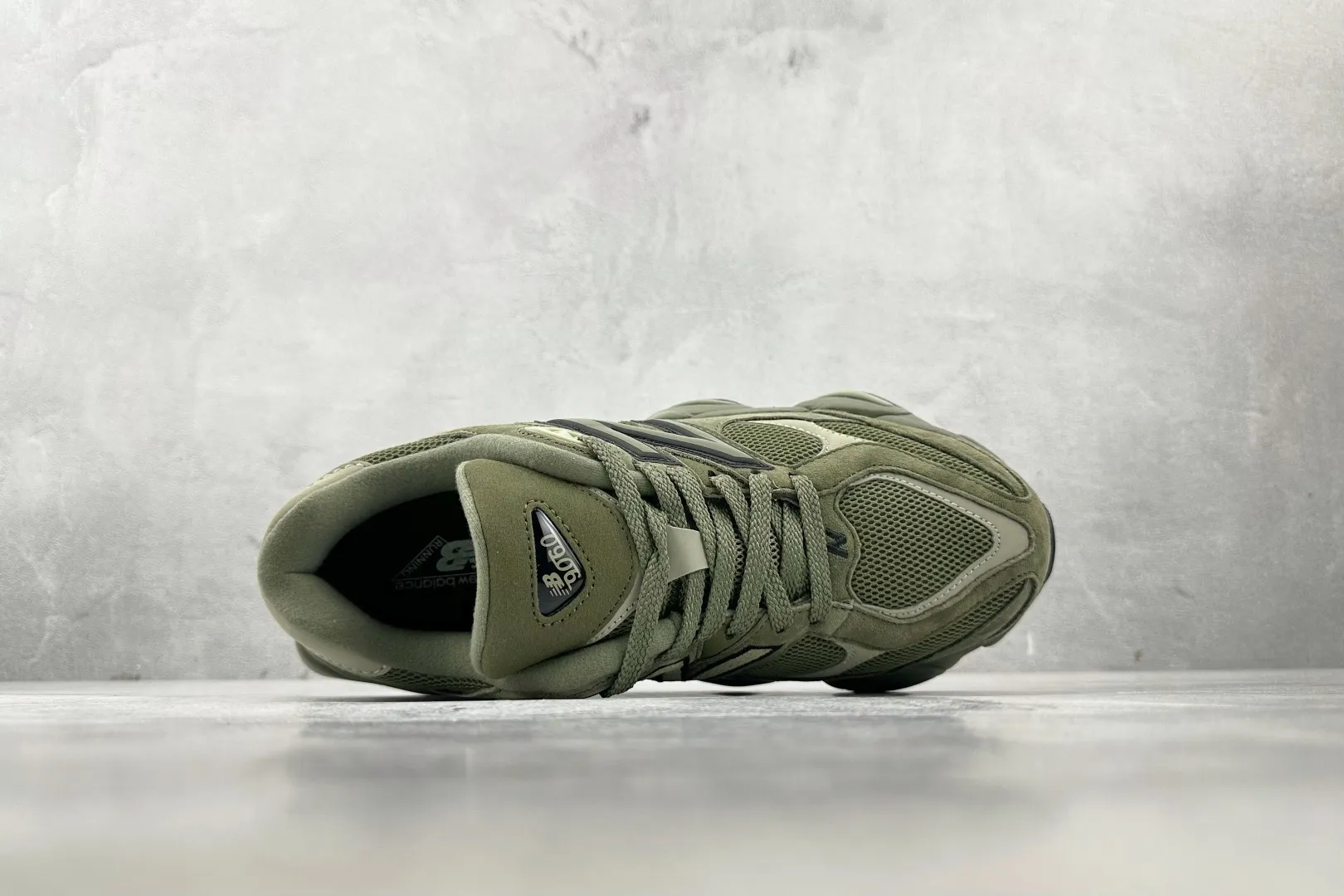 💰240 C版 纯原 大厂出品 新百伦9060 New Balance NB 9060 橄榄绿 货号:U9060ZGD 尺码:36 37 37.5 38 38.5 39.5 40 40.5 41.5 42 42.5 43 44 44.5 45 46 46.5