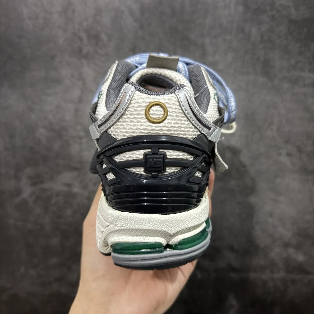 💰260 【纯原K版】新百伦New Balance M1906AR系列低帮复古老爹风休闲运动慢跑鞋 M1906AD 双绑带版本(另附一副原版鞋带) 全新大厂出品 市场第一梯队品质 绝对秒杀市场货 完美版型 正确组合大底 区别市场刷漆底版本 全套原楦原纸板原厂数据开发 进口三明治网面 原装进口皮料正确卡色 正确中底拉帮中底网布细节 原厂标裁 带紫光防伪 定制后跟透明水晶模块 冲裁组合 大底贴合程度胶水上色把控完美 整洁度挑战全网艺术家 多道序QC把关品质完善 匠心打造 耗时多月开发完成 工艺极其复杂难度可想而知 新开独立私模大底 正确六层组合大底 高端零售专供产物 Size:36 37 37.5 38 38.5 39 40 40.5 41 42 42.5 43 44 45 46 编码:X1B310320