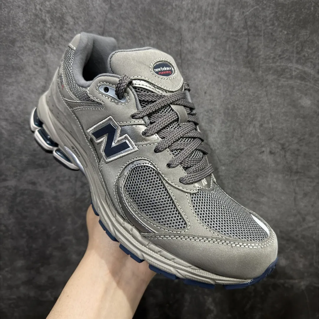 💰240 【纯原C版】NB New Balance M2002RA 元祖灰 灰绿 可平替总裁 品质很好 正确材料 正确组合大底 可高价零售‼️ 全套原楦原纸板原厂数据开发 原厂网纱 原装进口皮料 正确绒感卡色 正确中底拉帮中底网布细节 一比一手工擦旧效果 冲裁组合 匠心打造 耗时两个月开发完成 工艺极其复杂难度可想而知 新开独立私模大底 全网唯一正确做旧组合大底 高端零售专供产物 尺码:36 37 37.5 38 38.5 39.5 40 40.5 41.5 42 42.5 43 44 44.5 45 编码:LF260290