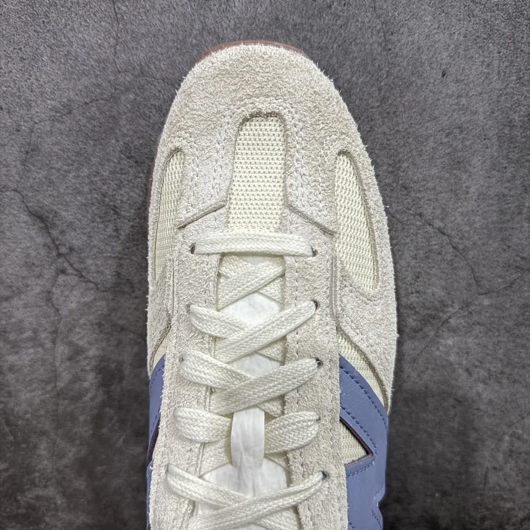 💰240 【总裁版】New Balance U471AA NB新百伦织物牛剖层革春夏薄底鞋防滑耐磨平衡轻便低帮生活休闲鞋 原档数据独立私模大底 唯一正确三层组合大底 特高弹切片加持 百分百还原原鞋脚感 NB市场最强产物 防伪原标全套原楦原纸板原厂数据开发 全鞋电脑针车加持 原厂网布 原装进口头层翻毛皮料正确绒感卡色 正确中底拉帮中底网布细节 匠心打造 耗时两个月开发完成 工艺极其复杂难度可想而知 高端零售专供产物 尺码:36 37 37.5 38 38.5 39.5 40 40.5 41.5 42 42.5 43 44 44.5 45 45.5 46.5 47 编码:NM280290