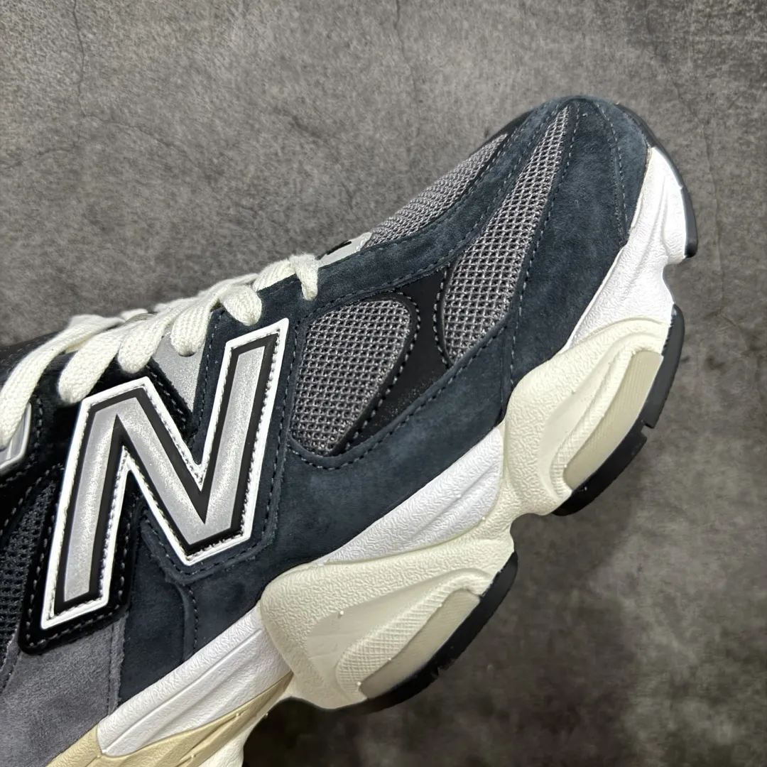 💰240 【纯原版】 New Balance NB9060 联名款 复古休闲运动慢跑鞋 粉棕色U9060BLC 全套原楦原纸板原厂数据开发 进口三明治网面 原装进口翻毛皮料正确绒感卡色 正确中底拉帮中底网布细节 原厂标裁 带紫光防伪 定制后跟透明水晶模块 冲裁组合 大底贴合程度胶水上色把控完美 整洁度挑战全网艺术家 多道序QC把关品质完善 匠心打造 耗时两个月开发完成 工艺极其复杂难度可想而知 新开独立私模大底 全网唯一正确六层组合大底 高端零售专供产物 Size:36 37 37.5 38 38.5 39.5 40 40.5 41.5 42 42.5 43 44 45 46.5 编码:JPC290300