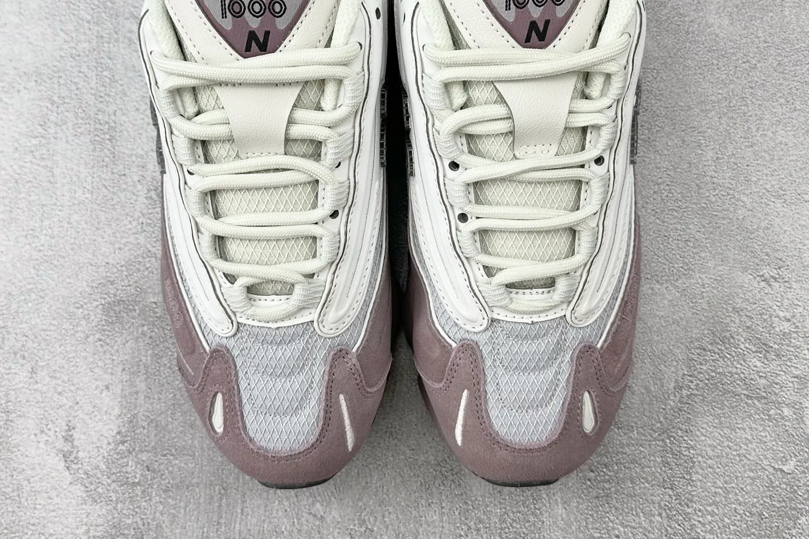 💰220 C版纯原大厂出品 New Balance NB 1000 白紫 货号:M1000PSY 尺码:36 36.5 37.5 38 38.5 39 40 40.5 41 42 42.5 43 44 44.5 45 46 46.5 编码:33