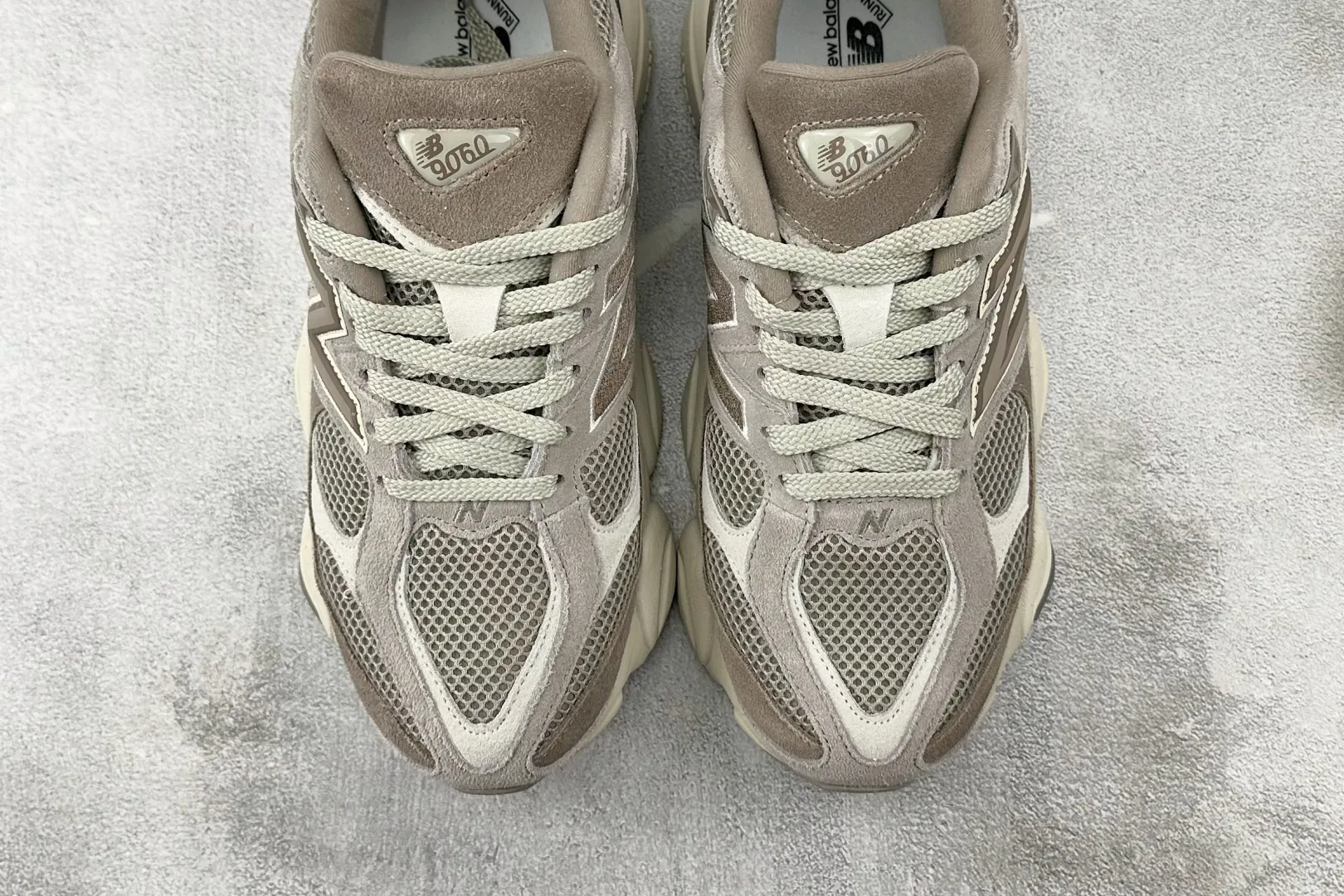 💰240 C版 纯原 大厂出品 新百伦9060 New Balance NB 9060 灰棕色 货号:U9060ERC 尺码：36 37 37.5 38 38.5 39.5 40 40.5 41.5 42 42.5 43 44 44.5 45 46 46.5 编码：33