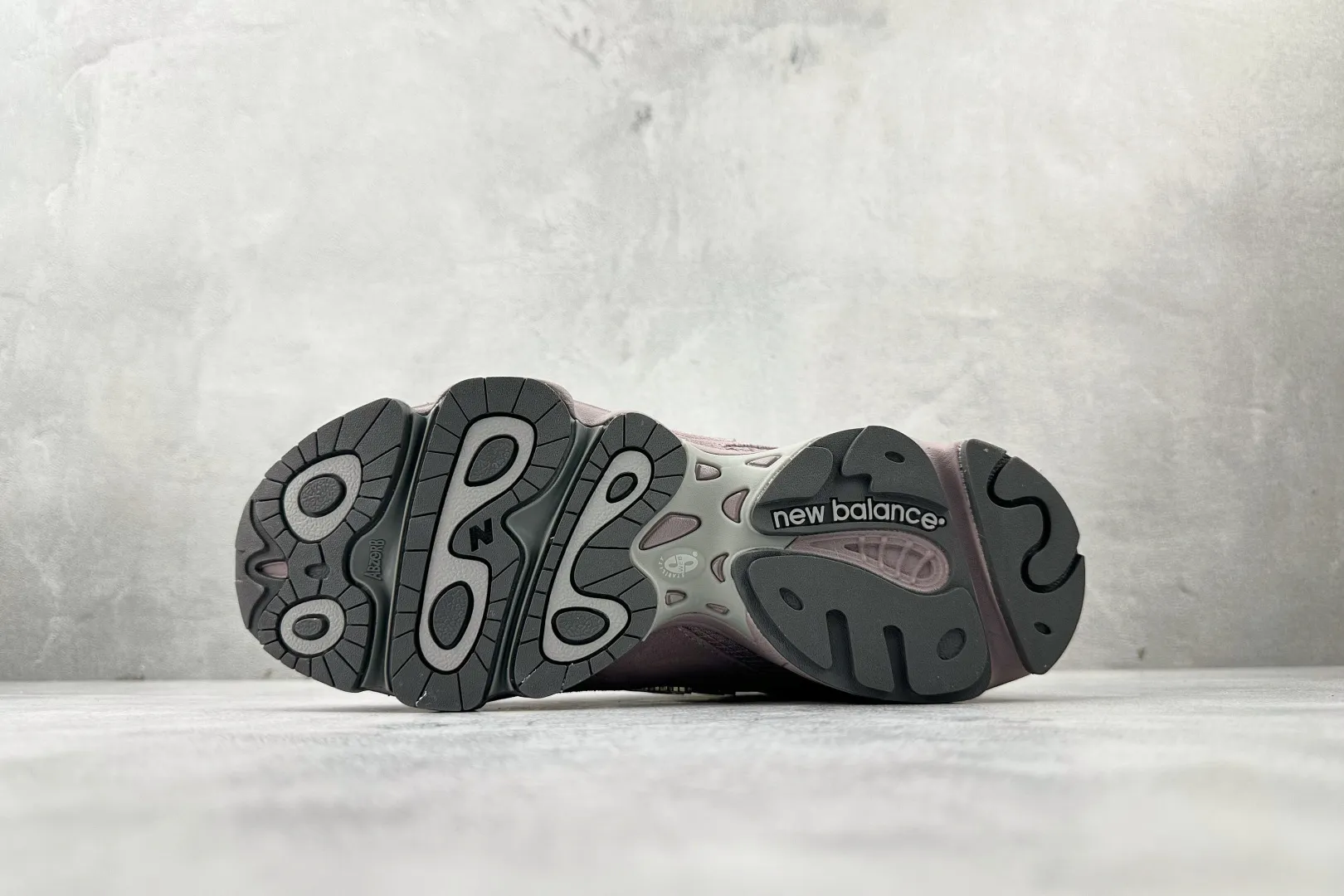 💰220 C版纯原大厂出品 New Balance NB 1000 白紫 货号:M1000PSY 尺码:36 36.5 37.5 38 38.5 39 40 40.5 41 42 42.5 43 44 44.5 45 46 46.5 编码:33