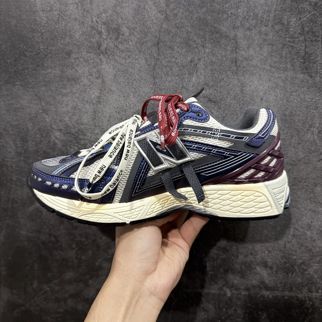 💰260 【纯原K版】新百伦New Balance M1906AR系列低帮复古老爹风休闲运动慢跑鞋 U1906ANB 双绑带版本(另附一副原版鞋带) 全新大厂出品 市场第一梯队品质 绝对秒杀市场货 完美版型 正确组合大底 区别市场刷漆底版本 全套原楦原纸板原厂数据开发 进口三明治网面 原装进口皮料正确卡色 正确中底拉帮中底网布细节 原厂标裁 带紫光防伪 定制后跟透明水晶模块 冲裁组合 大底贴合程度胶水上色把控完美 整洁度挑战全网艺术家 多道序QC把关品质完善 匠心打造 耗时多月开发完成 工艺极其复杂难度可想而知 新开独立私模大底 正确六层组合大底 高端零售专供产物 Size:36 37 37.5 38 38.5 39 40 40.5 41 42 42.5 43 44 45 46 编码:X1B310320
