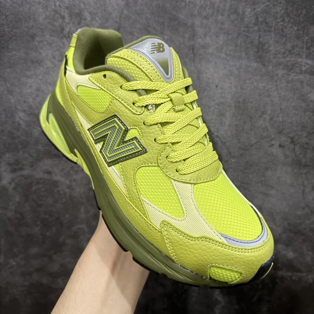 💰240 【纯原c版】New Balance M2010系列 新百伦 复古老爹风网布跑步休闲运动鞋 新百伦经典配色 沿袭了面世之初的经典科技 以ENCAP中底配以升级版 N-ERGY缓震物料 鞋面则采用特色的柔软麂皮搭以NewBalance经典的尼龙网布 低调中还原跑鞋本真 更年轻化的设计理念与材质 让新世代青年得以用全新视角体验经典鞋款的传奇魅力 货号:U2010RLC 尺码:36 37 37.5 38 38.5 39.5 40 40.5 41.5 42 42.5 43 44 45 编码：JP270290