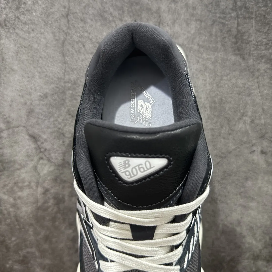 💰240 【纯原版】 New Balance NB9060 联名款 复古休闲运动慢跑鞋 粉棕色U9060BLC 全套原楦原纸板原厂数据开发 进口三明治网面 原装进口翻毛皮料正确绒感卡色 正确中底拉帮中底网布细节 原厂标裁 带紫光防伪 定制后跟透明水晶模块 冲裁组合 大底贴合程度胶水上色把控完美 整洁度挑战全网艺术家 多道序QC把关品质完善 匠心打造 耗时两个月开发完成 工艺极其复杂难度可想而知 新开独立私模大底 全网唯一正确六层组合大底 高端零售专供产物 Size：36 37 37.5 38 38.5 39.5 40 40.5 41.5 42 42.5 43 44 45 46.5 编码：JPC290300