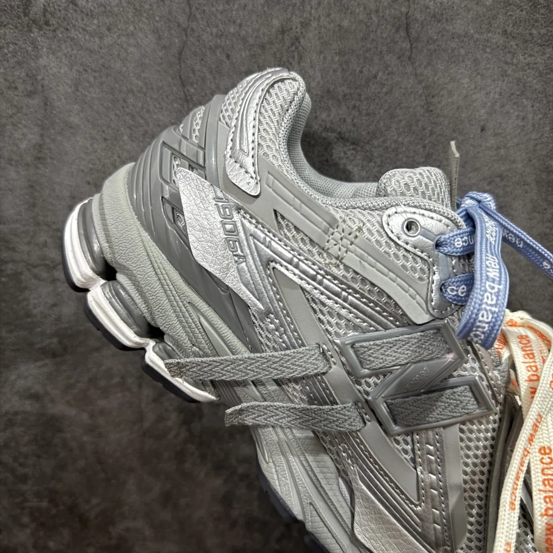 💰260 【纯原K版】新百伦New Balance M1906AR系列低帮复古老爹风休闲运动慢跑鞋 M1906AG 双绑带版本(另附一副原版鞋带) 全新大厂出品 市场第一梯队品质 绝对秒杀市场货 完美版型 正确组合大底 区别市场刷漆底版本 全套原楦原纸板原厂数据开发 进口三明治网面 原装进口皮料正确卡色 正确中底拉帮中底网布细节 原厂标裁 带紫光防伪 定制后跟透明水晶模块 冲裁组合 大底贴合程度胶水上色把控完美 整洁度挑战全网艺术家 多道序QC把关品质完善 匠心打造 耗时多月开发完成 工艺极其复杂难度可想而知 新开独立私模大底 正确六层组合大底 高端零售专供产物 Size:36 37 37.5 38 38.5 39 40 40.5 41 42 42.5 43 44 45 46 编码:X1B310320