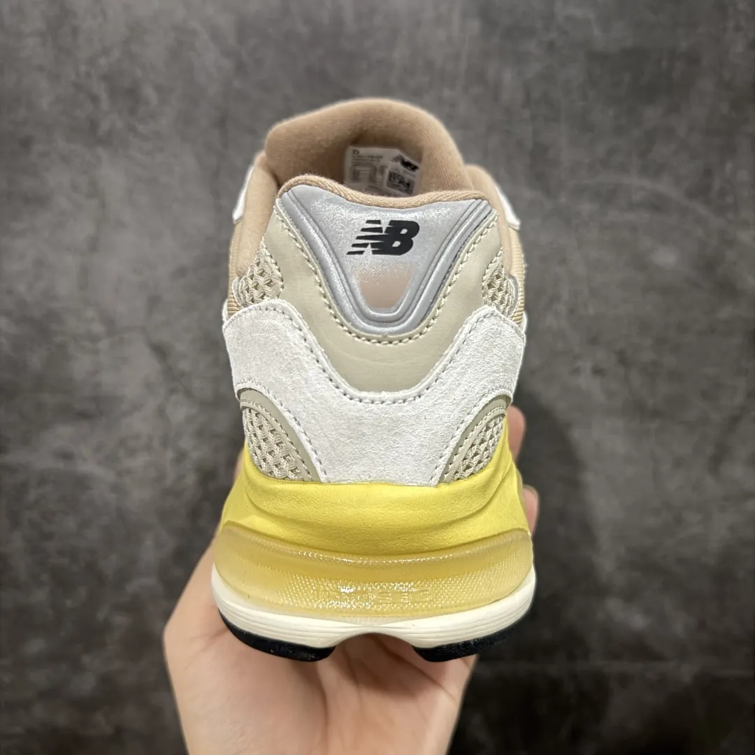 💰240【纯原c版】New Balance M2010系列 新百伦 复古老爹风网布跑步休闲运动鞋 新百伦经典配色 沿袭了面世之初的经典科技 以ENCAP中底配以升级版 N-ERGY缓震物料 鞋面则采用特色的柔软麂皮搭以NewBalance经典的尼龙网布 低调中还原跑鞋本真 更年轻化的设计理念与材质 让新世代青年得以用全新视角体验经典鞋款的传奇魅力 货号:U2010SGR 尺码:36 37 37.5 38 38.5 39.5 40 40.5 41.5 42 42.5 43 44 45 编码：JP270290