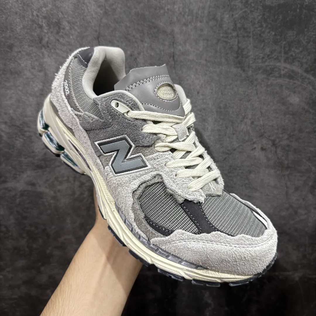 💰230 【BC纯原版】New Balance NB2002R系列 M2002RDA 全新版本 东莞大厂出品 市场第一梯队品质 绝对秒杀市场货 完美版型 正确组合大底 价格一步到位‼️ 全套原楦原纸板原厂数据开发 进口三明治网面 原装进口皮料正确绒感卡色 正确中底拉帮中底网布细节 原厂标裁 带紫光防伪 定制后跟透明水晶模块 冲裁组合 大底贴合程度胶水上色把控完美 整洁度挑战全网艺术家 多道序QC把关品质完善 匠心打造 耗时多月开发完成 工艺极其复杂难度可想而知 新开独立私模大底 正确六层组合大底 高端零售专供产物 Size:36 37 37.5 38 38.5 39 40 40.5 41 42 42.5 43 44 45 46 47.5 编码:GQB270280