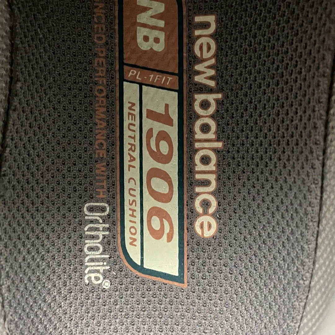 💰220 New Balance 新百伦 U1906WFB 复古休闲跑步鞋 尺码:36 37 37.5 38 38.5 39.5 40 40.5 41.5 42 42.5 43 44 44.5 45 46.5 编号:27YEFF202