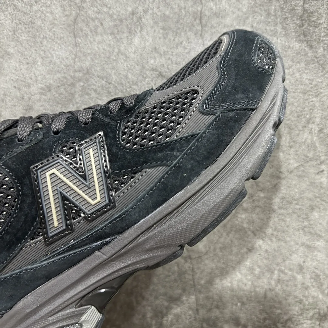 💰240 【纯原c版】New Balance M2010系列 新百伦 复古老爹风网布跑步休闲运动鞋 新百伦经典配色 沿袭了面世之初的经典科技 以ENCAP中底配以升级版 N-ERGY缓震物料 鞋面则采用特色的柔软麂皮搭以NewBalance经典的尼龙网布 低调中还原跑鞋本真 更年轻化的设计理念与材质 让新世代青年得以用全新视角体验经典鞋款的传奇魅力 货号:U2010TTB 尺码:36 37 37.5 38 38.5 39.5 40 40.5 41.5 42 42.5 43 44 45 编码：JP270290
