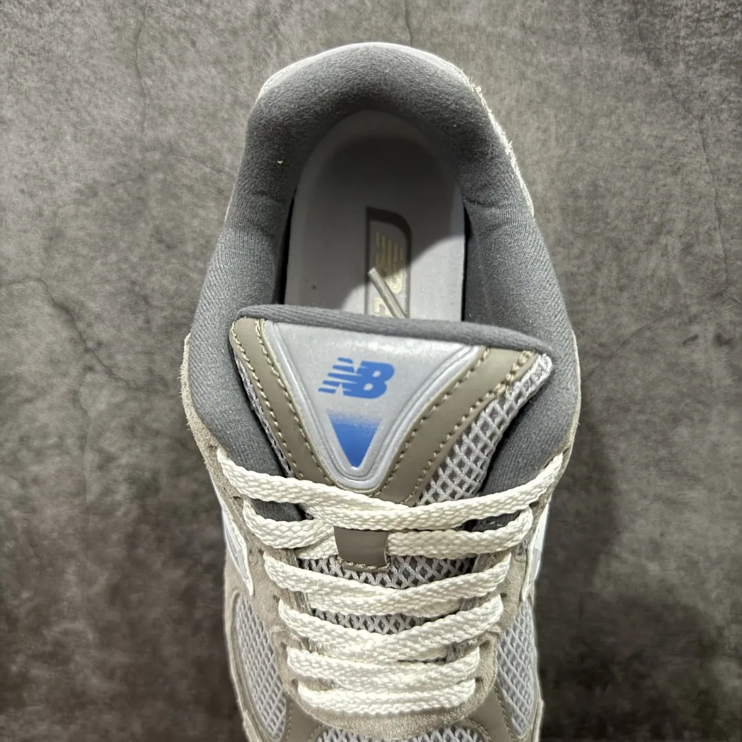 💰240 【纯原c版】New Balance M2010系列 新百伦 复古老爹风网布跑步休闲运动鞋 新百伦经典配色 沿袭了面世之初的经典科技 以ENCAP中底配以升级版 N-ERGY缓震物料 鞋面则采用特色的柔软麂皮搭以NewBalance经典的尼龙网布 低调中还原跑鞋本真 更年轻化的设计理念与材质 让新世代青年得以用全新视角体验经典鞋款的传奇魅力 货号:U2010GD 尺码:36 37 37.5 38 38.5 39.5 40 40.5 41.5 42 42.5 43 44 45 编码：JP270290