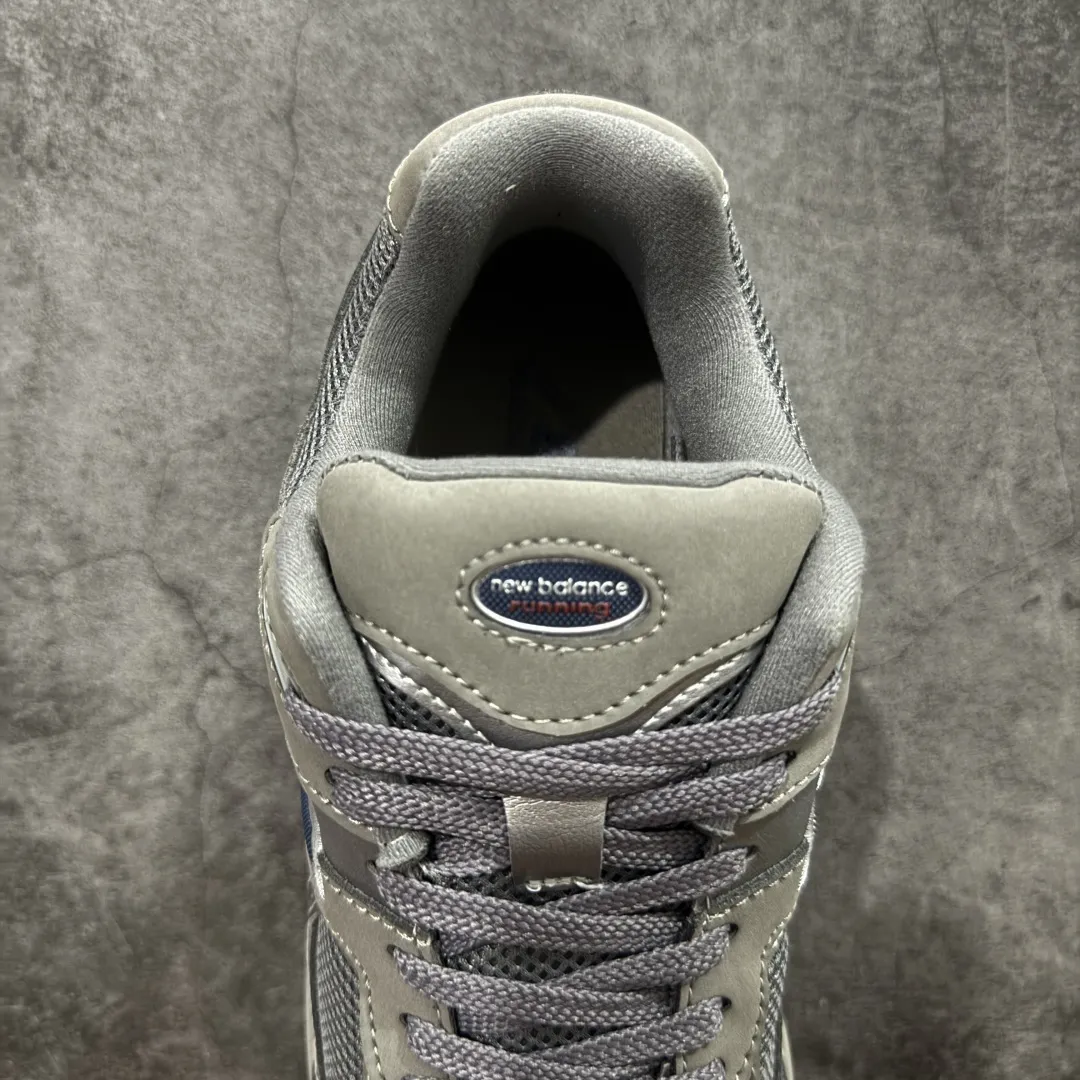 💰230 【BC纯原版】New Balance NB2002R系列 ML2002RA 全新版本 东莞大厂出品 市场第一梯队品质 绝对秒杀市场货 完美版型 正确组合大底 价格一步到位‼️ 全套原楦原纸板原厂数据开发 进口三明治网面 原装进口皮料正确绒感卡色 正确中底拉帮中底网布细节 原厂标裁 带紫光防伪 定制后跟透明水晶模块 冲裁组合 大底贴合程度胶水上色把控完美 整洁度挑战全网艺术家 多道序QC把关品质完善 匠心打造 耗时多月开发完成 工艺极其复杂难度可想而知 新开独立私模大底 正确六层组合大底 高端零售专供产物 Size:36 37 37.5 38 38.5 39 40 40.5 41 42 42.5 43 44 45 46 47.5 编码:GQB270280