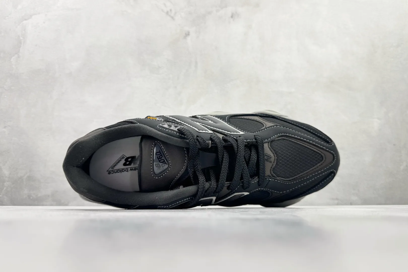 💰240 C版纯原大厂出品 New Balance NB 9060 黑色 货号: U9060ORA 尺码:36 36.5 37 38.5 39 40 40.5 41 42 42.5 43 44 44.5 45 46 46.5 47 编码:33