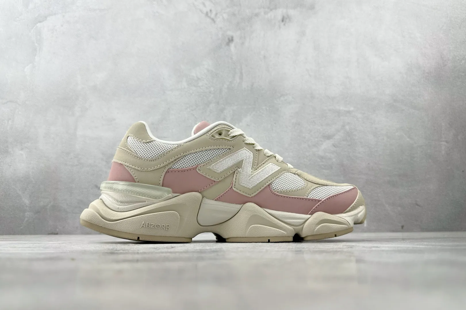 💰240 C版 纯原 大厂出品 新百伦9060 New Balance NB 9060 米粉 货号: U9060JDP 尺码:36 37 37.5 38 38.5 39.5 40 40.5 41.5 42 42.5 43 44 44.5 45 46 46.5 编码:33