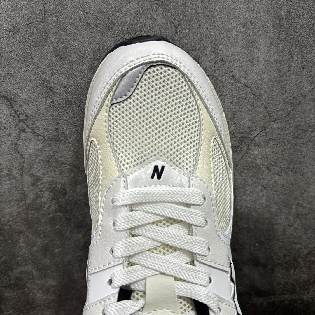 💰230【BC纯原版】New Balance NB2002R系列 ML2002RQ 全新版本 东莞大厂出品 市场第一梯队品质 绝对秒杀市场货 完美版型 正确组合大底 价格一步到位‼️ 全套原楦原纸板原厂数据开发 进口三明治网面 原装进口皮料正确绒感卡色 正确中底拉帮中底网布细节 原厂标裁 带紫光防伪 定制后跟透明水晶模块 冲裁组合 大底贴合程度胶水上色把控完美 整洁度挑战全网艺术家 多道序QC把关品质完善 匠心打造 耗时多月开发完成 工艺极其复杂难度可想而知 新开独立私模大底 正确六层组合大底 高端零售专供产物 Size:36 37 37.5 38 38.5 39 40 40.5 41 42 42.5 43 44 45 46 47.5 编码:GQB270280