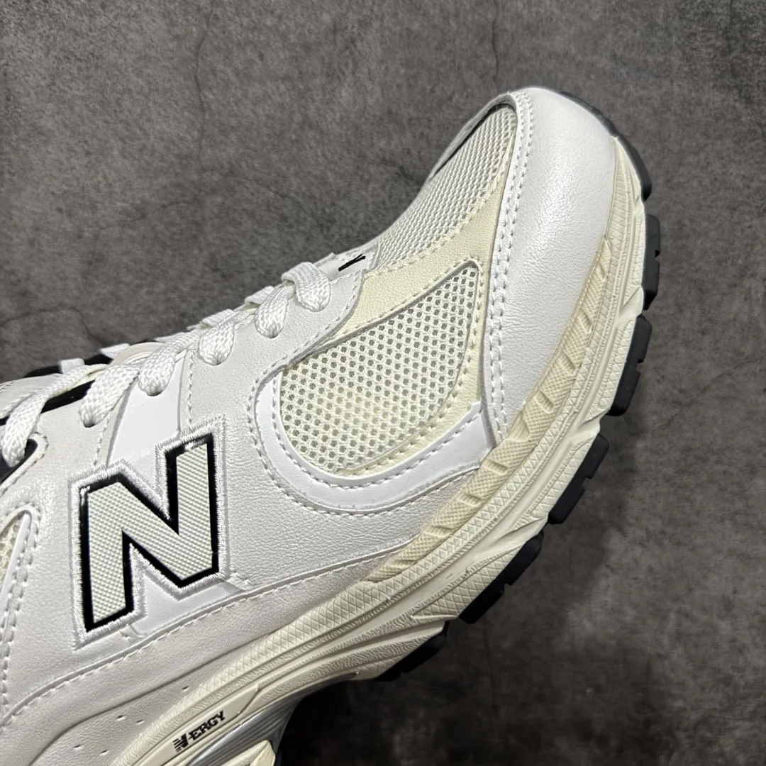 💰230【BC纯原版】New Balance NB2002R系列 ML2002RQ 全新版本 东莞大厂出品 市场第一梯队品质 绝对秒杀市场货 完美版型 正确组合大底 价格一步到位‼️ 全套原楦原纸板原厂数据开发 进口三明治网面 原装进口皮料正确绒感卡色 正确中底拉帮中底网布细节 原厂标裁 带紫光防伪 定制后跟透明水晶模块 冲裁组合 大底贴合程度胶水上色把控完美 整洁度挑战全网艺术家 多道序QC把关品质完善 匠心打造 耗时多月开发完成 工艺极其复杂难度可想而知 新开独立私模大底 正确六层组合大底 高端零售专供产物 Size：36 37 37.5 38 38.5 39 40 40.5 41 42 42.5 43 44 45 46 47.5 编码：GQB270280