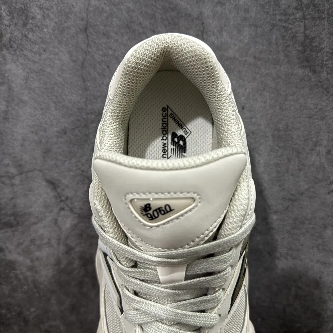 💰240【纯原版】 New Balance NB9060 联名款 复古休闲运动慢跑鞋 U906078T 全套原楦原纸板原厂数据开发 进口三明治网面 原装进口翻毛皮料正确绒感卡色 正确中底拉帮中底网布细节 原厂标裁 带紫光防伪 定制后跟透明水晶模块 冲裁组合 大底贴合程度胶水上色把控完美 整洁度挑战全网艺术家 多道序QC把关品质完善 匠心打造 耗时两个月开发完成 工艺极其复杂难度可想而知 新开独立私模大底 全网唯一正确六层组合大底 高端零售专供产物 Size:36 37 37.5 38 38.5 39.5 40 40.5 41.5 42 42.5 43 44 45 46.5 编码:JPC290300