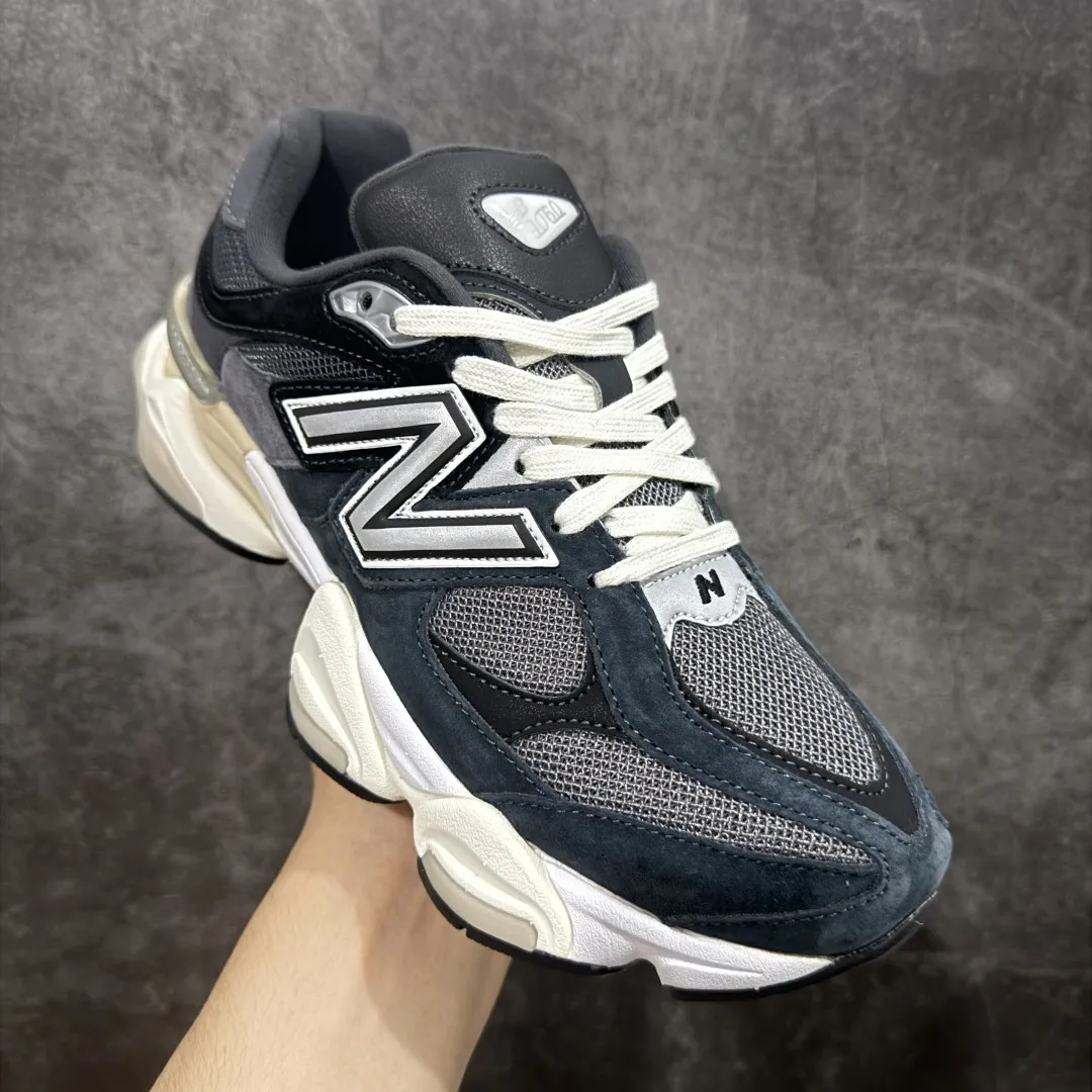 💰240 【纯原版】 New Balance NB9060 联名款 复古休闲运动慢跑鞋 粉棕色U9060BLC 全套原楦原纸板原厂数据开发 进口三明治网面 原装进口翻毛皮料正确绒感卡色 正确中底拉帮中底网布细节 原厂标裁 带紫光防伪 定制后跟透明水晶模块 冲裁组合 大底贴合程度胶水上色把控完美 整洁度挑战全网艺术家 多道序QC把关品质完善 匠心打造 耗时两个月开发完成 工艺极其复杂难度可想而知 新开独立私模大底 全网唯一正确六层组合大底 高端零售专供产物 Size:36 37 37.5 38 38.5 39.5 40 40.5 41.5 42 42.5 43 44 45 46.5 编码:JPC290300