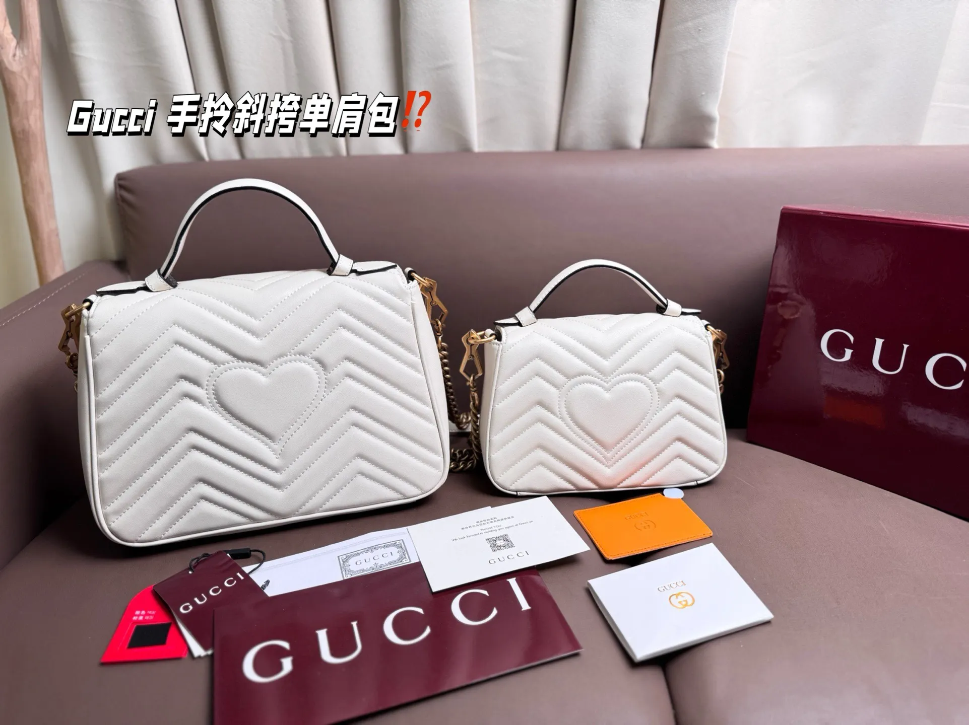 大P180 小P170 复刻版 Gucci 手拎斜挎单肩包 从上一季就火遍时尚圈 GG Marmont 今年风头依然不减 标志性的双G 1ogo带着 GucCi文艺浪漫的故事 新出的系列增加了提手 将复古与华丽演绎的淋漓尽致 尺汁:大号26*19cm 小号20*14